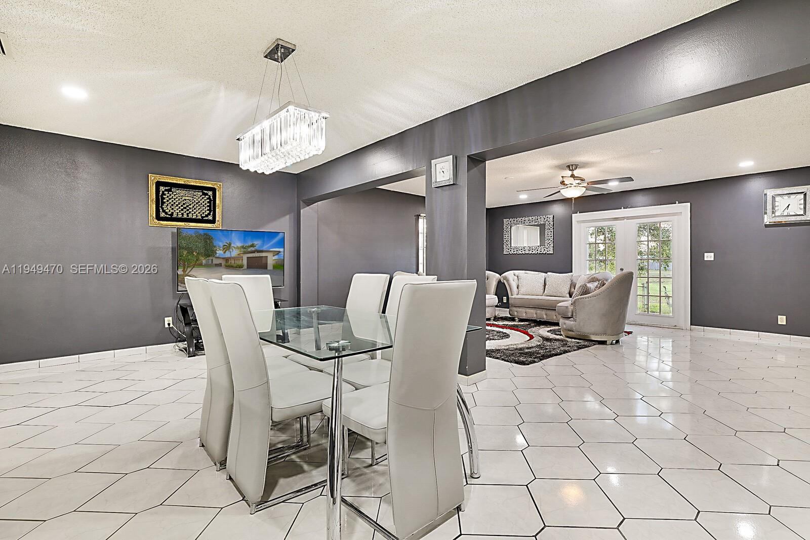 RAINBOW LAKES - Residential