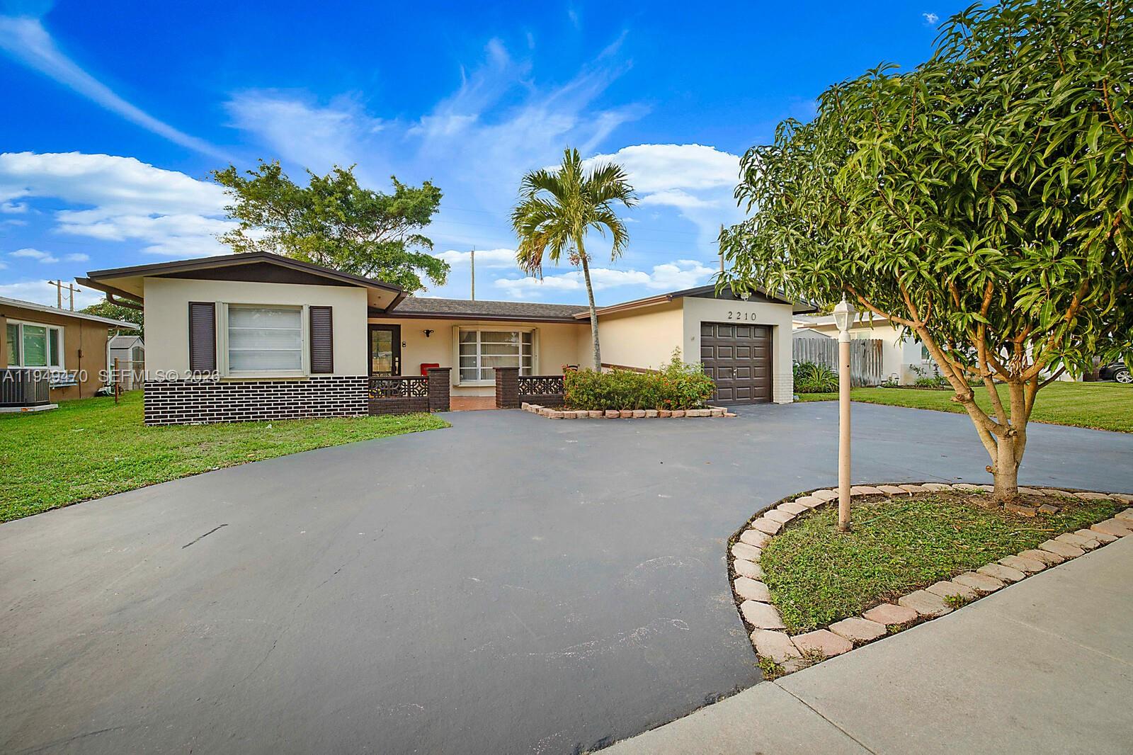 RAINBOW LAKES - Residential