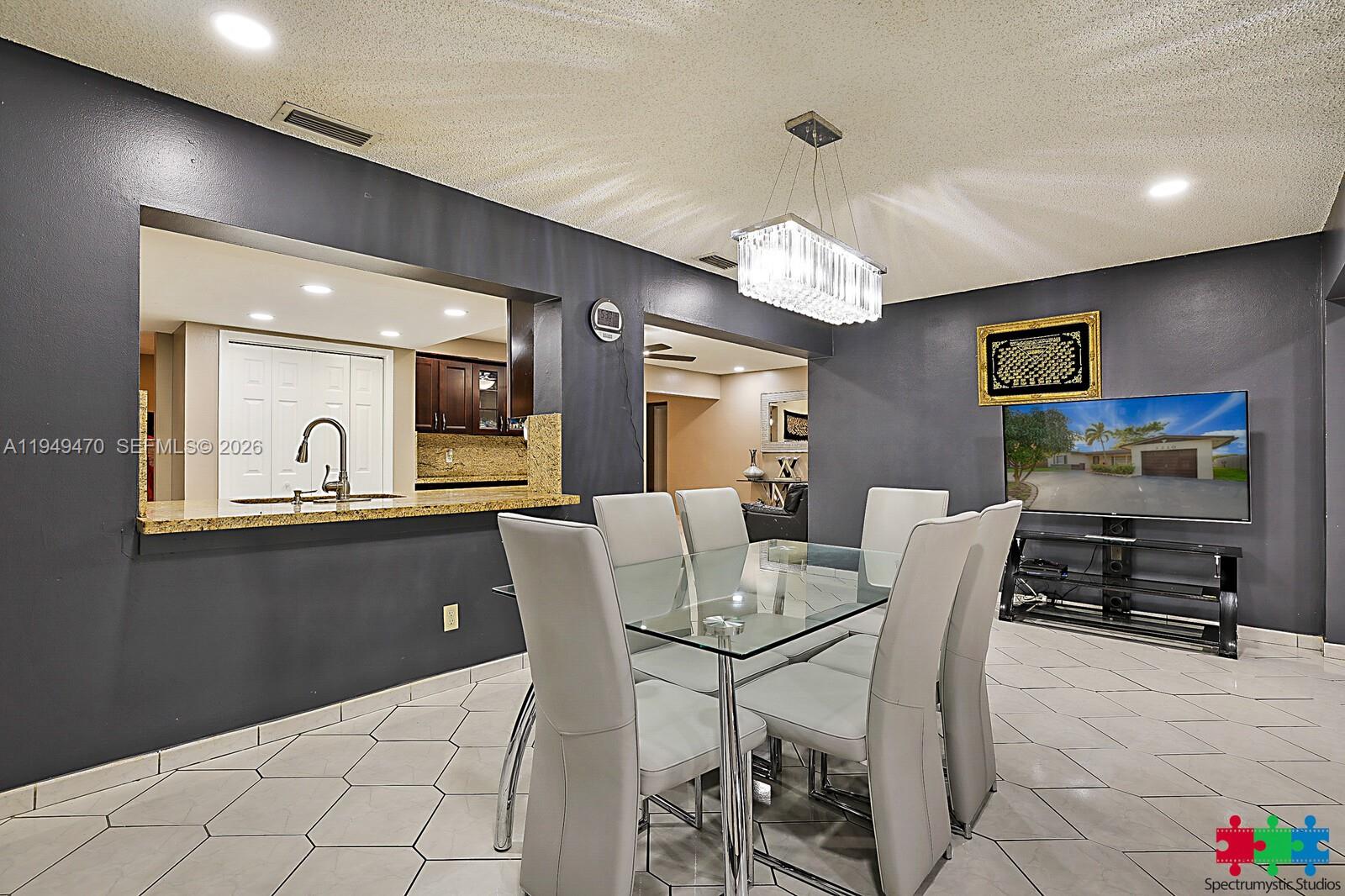 RAINBOW LAKES - Residential