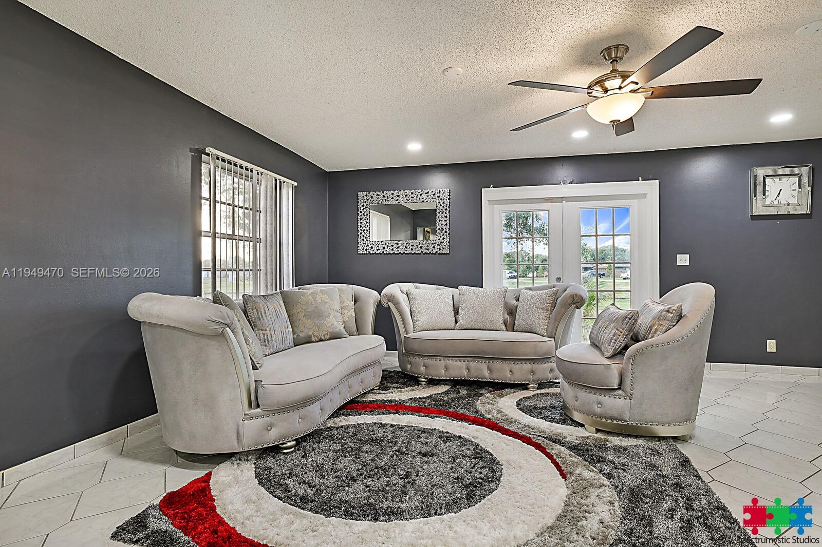 RAINBOW LAKES - Residential