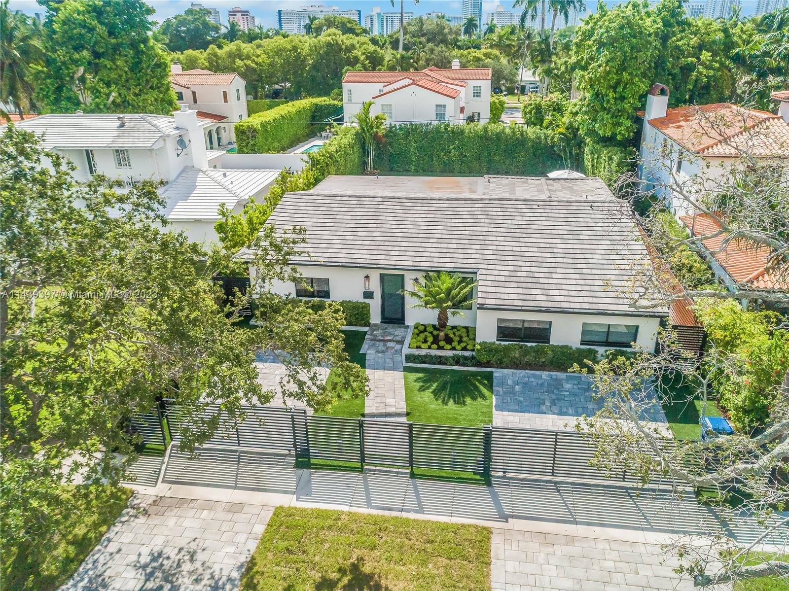 LA GORCE GOLF SUB - Residential