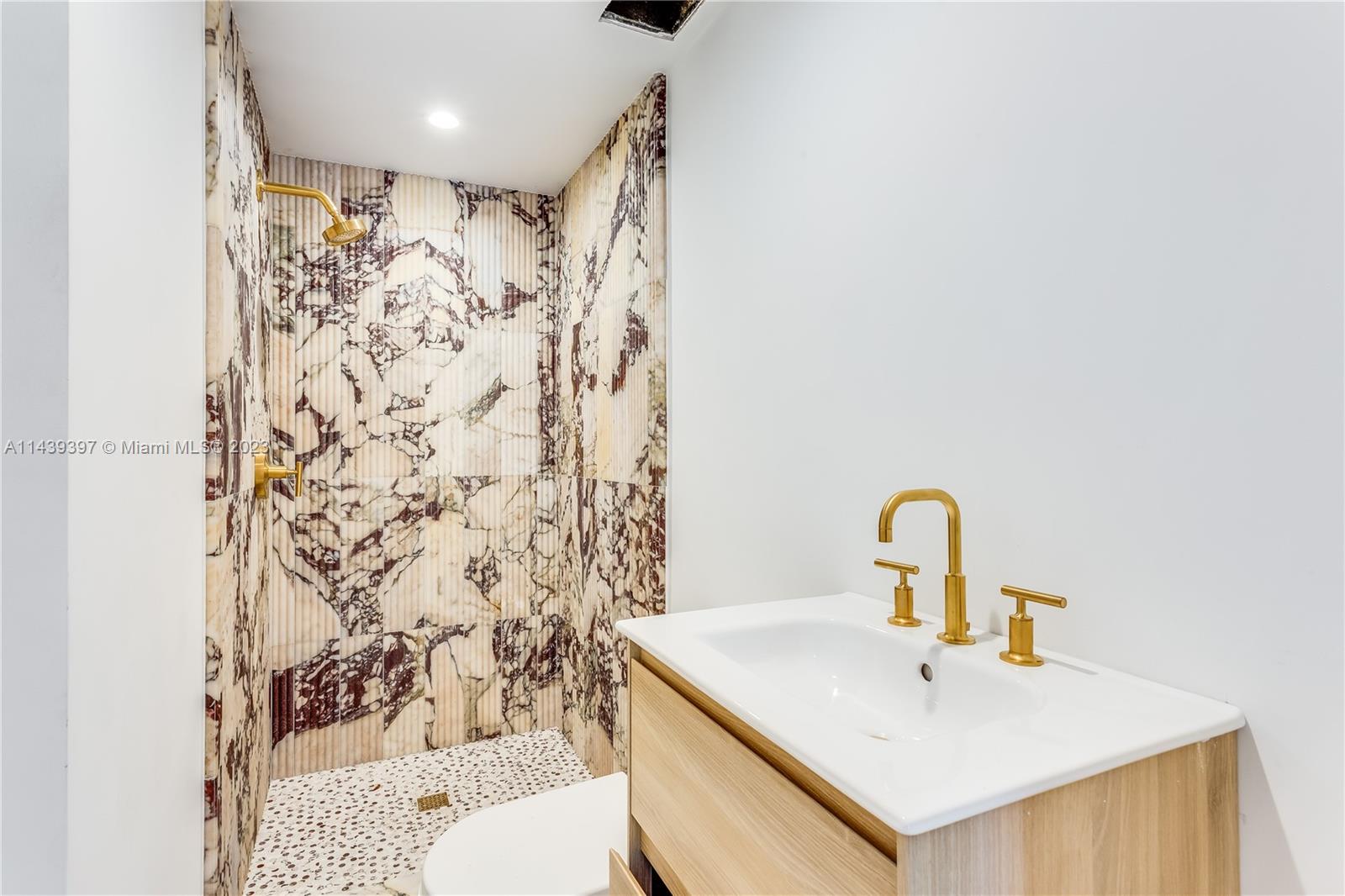 LA GORCE GOLF SUB - Residential