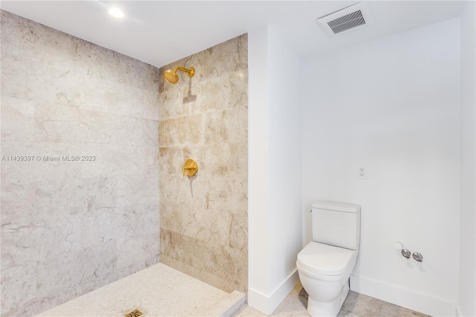 LA GORCE GOLF SUB - Residential