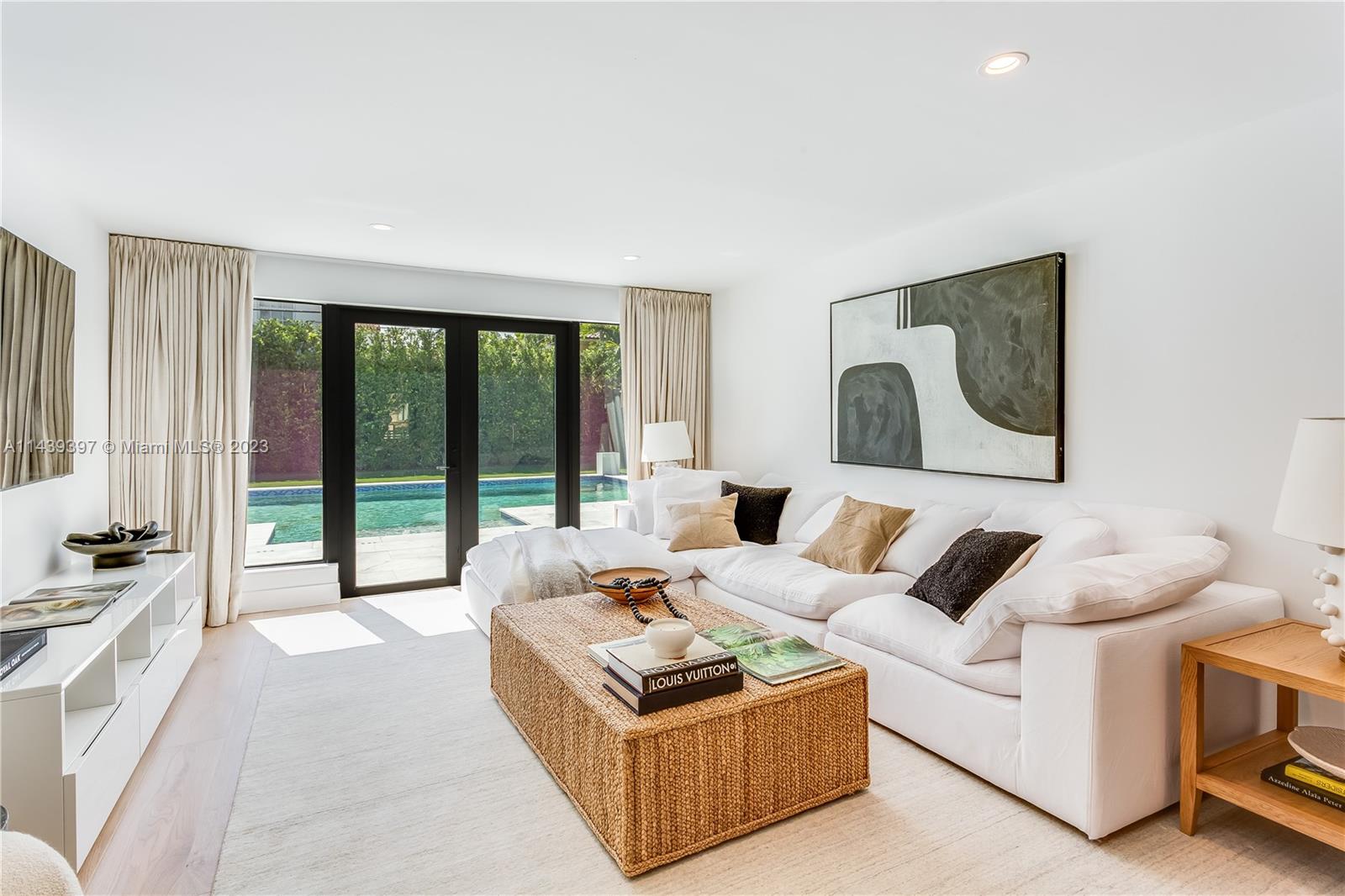 LA GORCE GOLF SUB - Residential