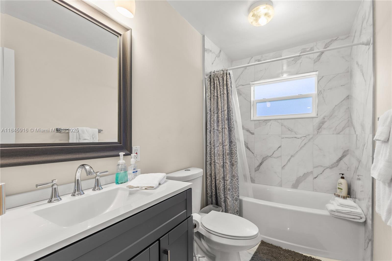 FLORESTA ESTATES - Residential Lease