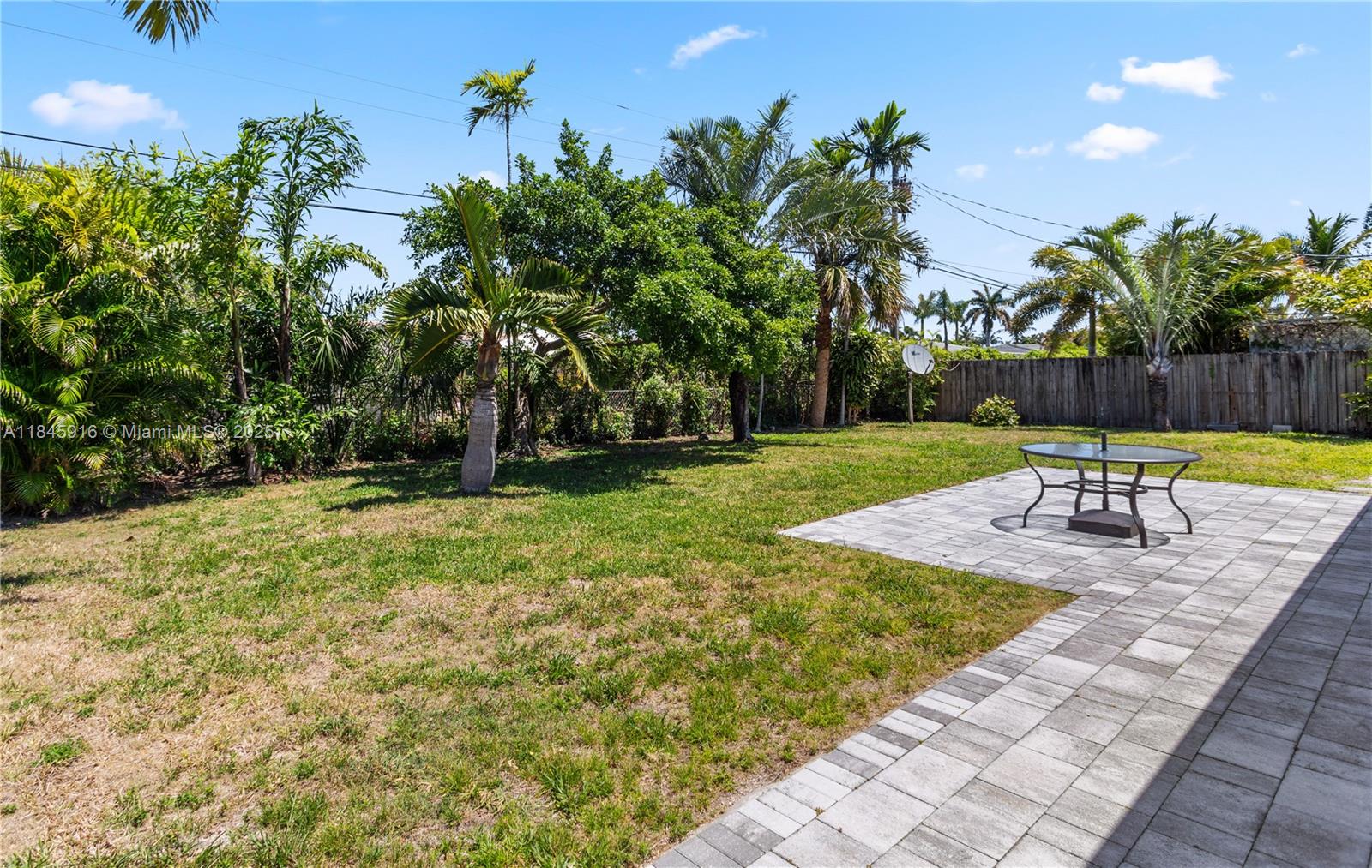 FLORESTA ESTATES - Residential Lease