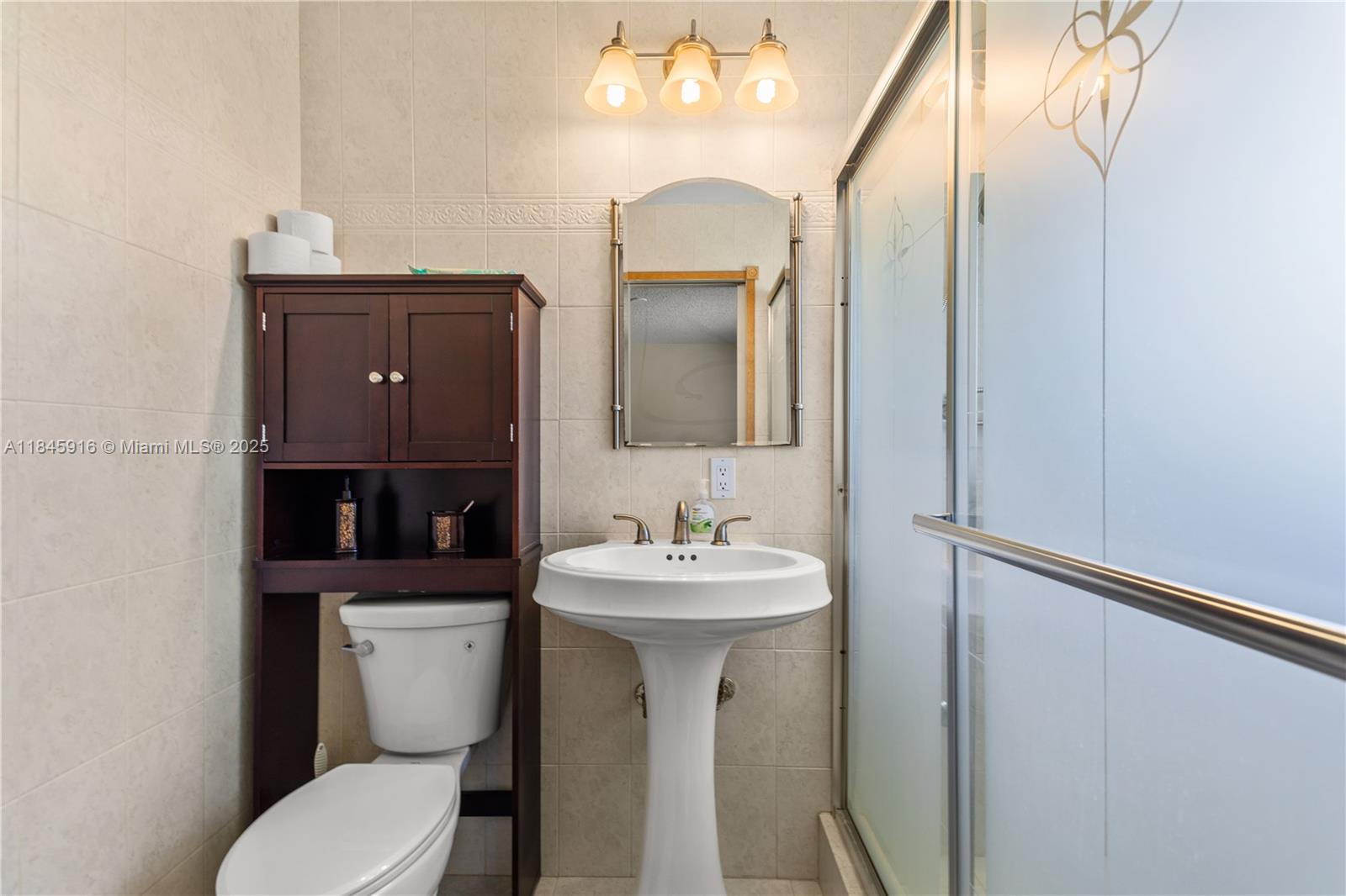 FLORESTA ESTATES - Residential Lease