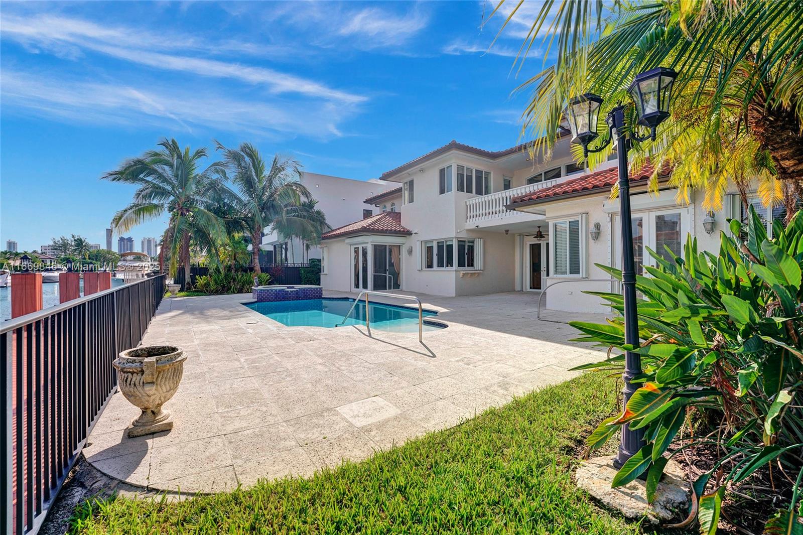 EASTERN SHORES 1ST ADDN - Residential