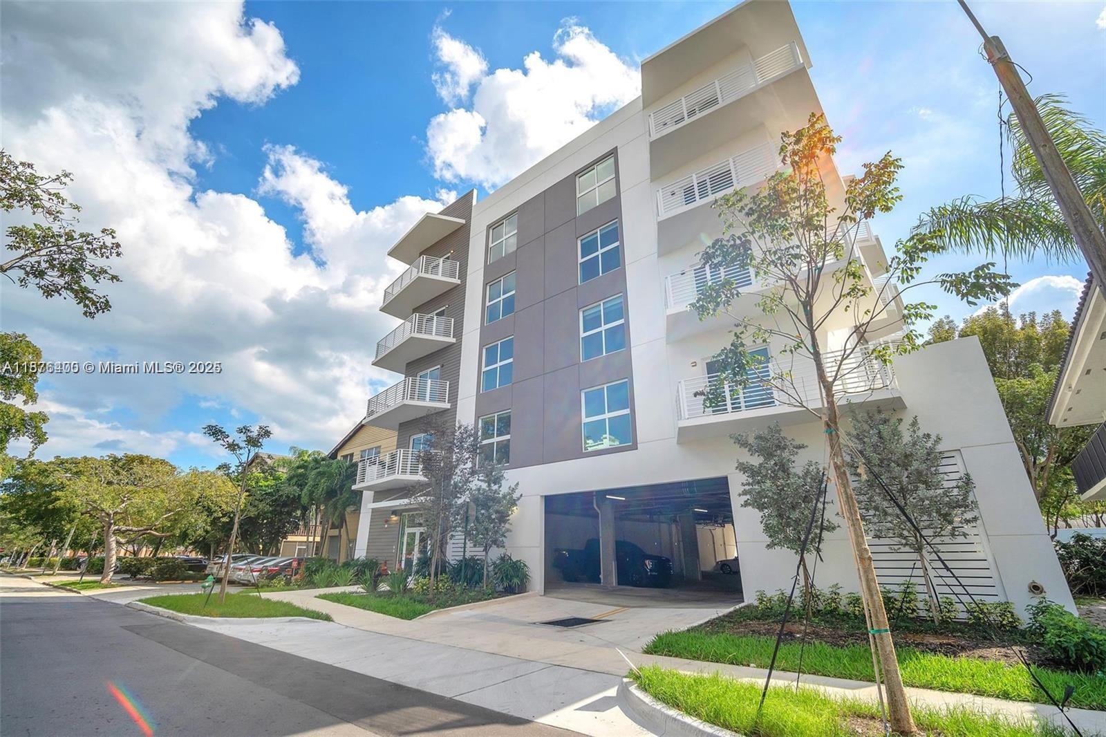 AESTHETIC APARTMENTS - Residential Lease