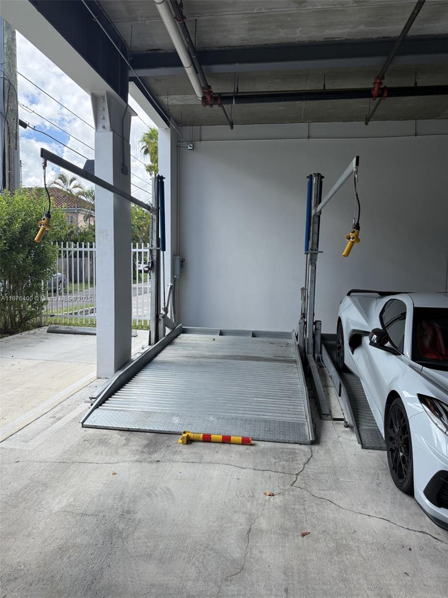 AESTHETIC APARTMENTS - Residential Lease