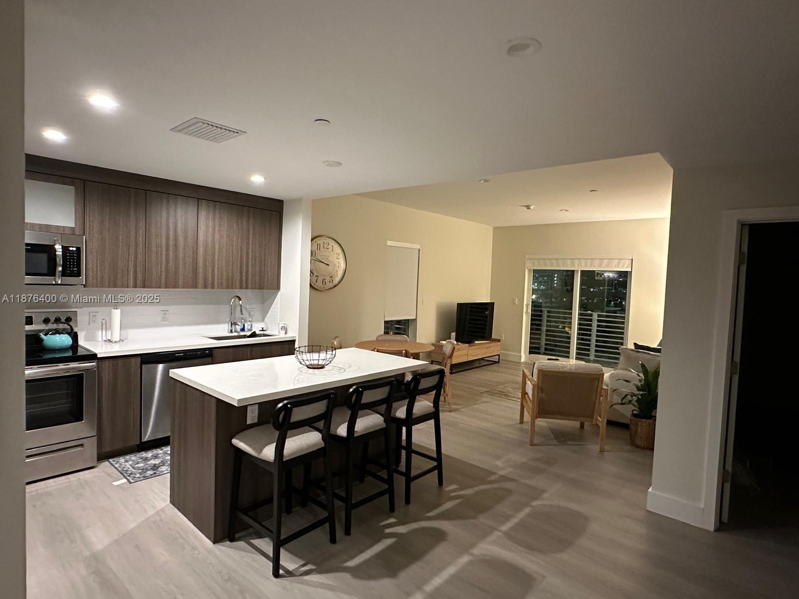 AESTHETIC APARTMENTS - Residential Lease