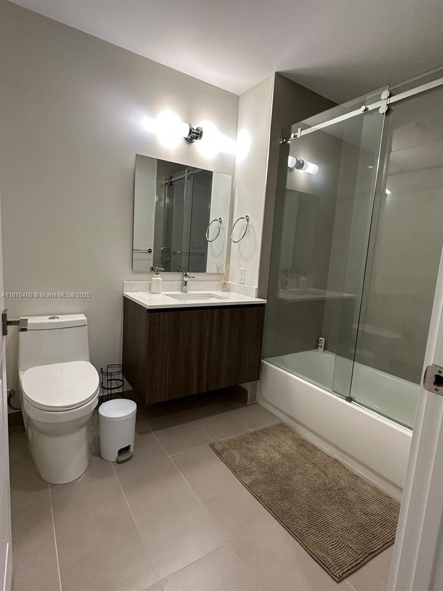 AESTHETIC APARTMENTS - Residential Lease