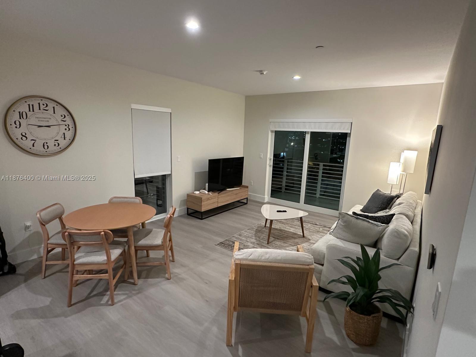 AESTHETIC APARTMENTS - Residential Lease