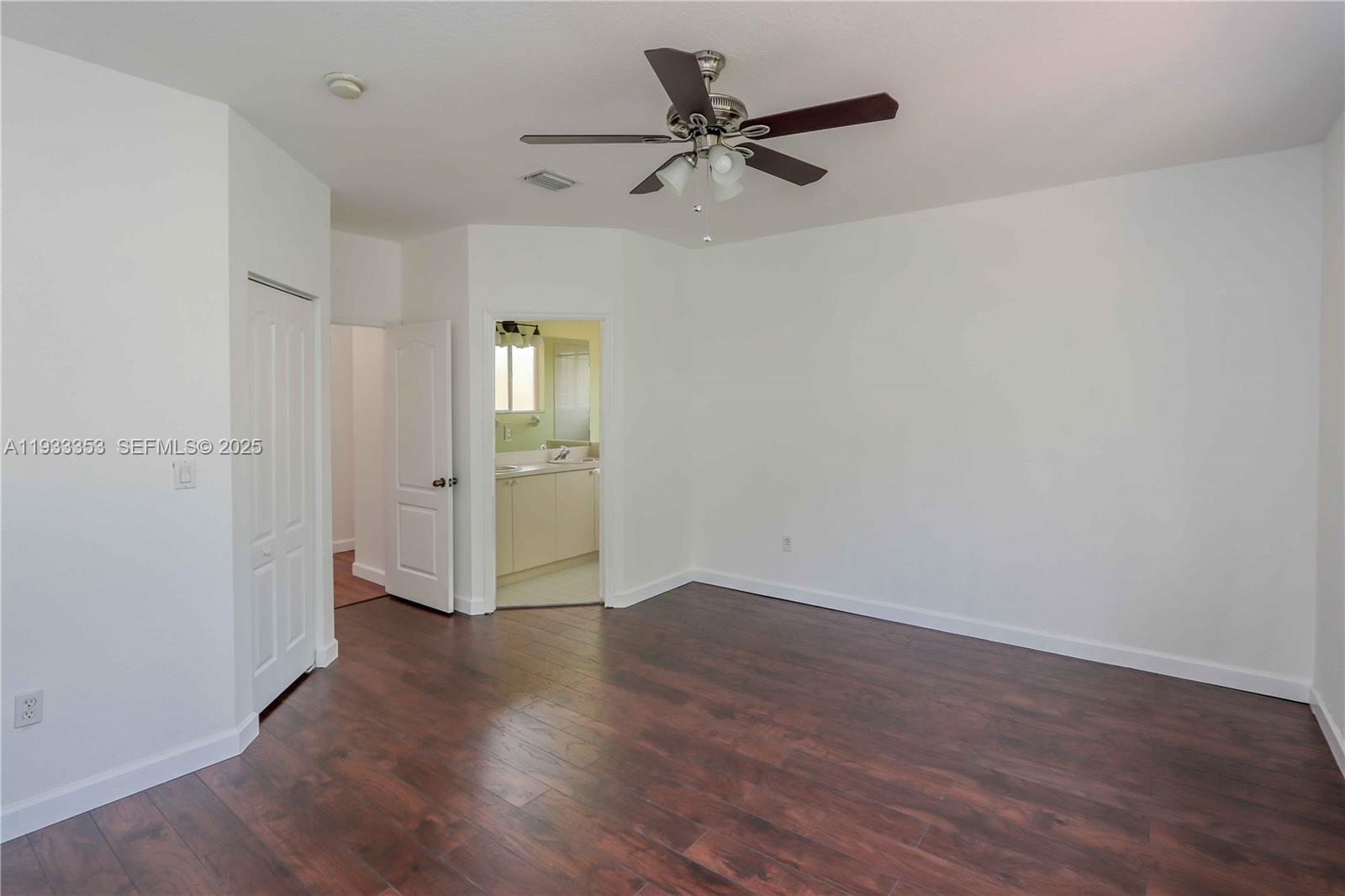 EMERALD LAKES - Residential