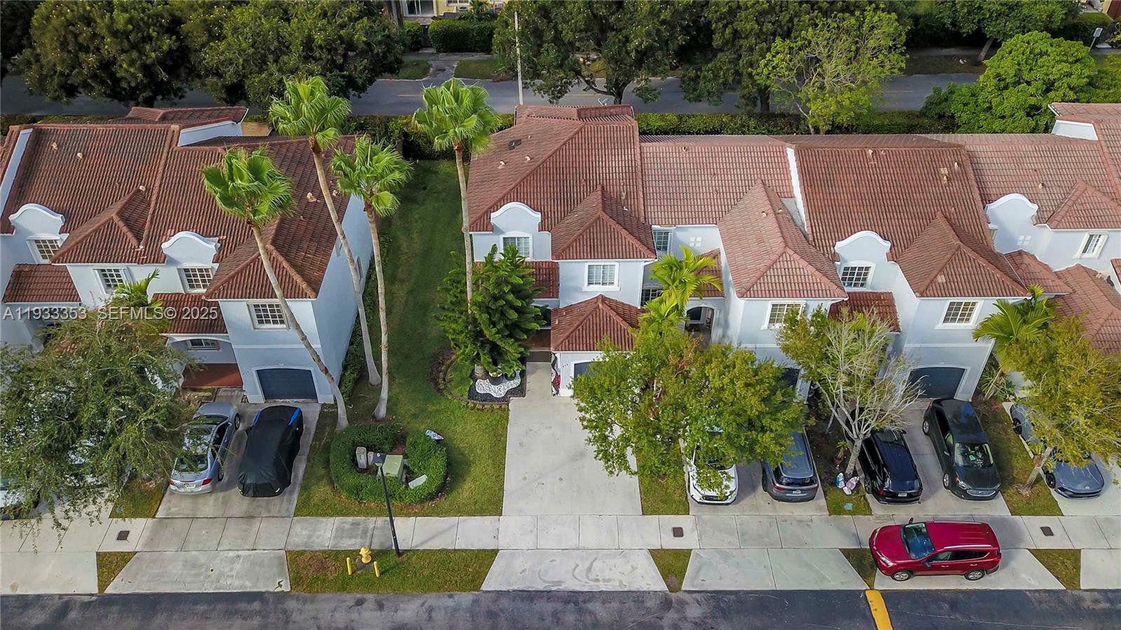 EMERALD LAKES - Residential