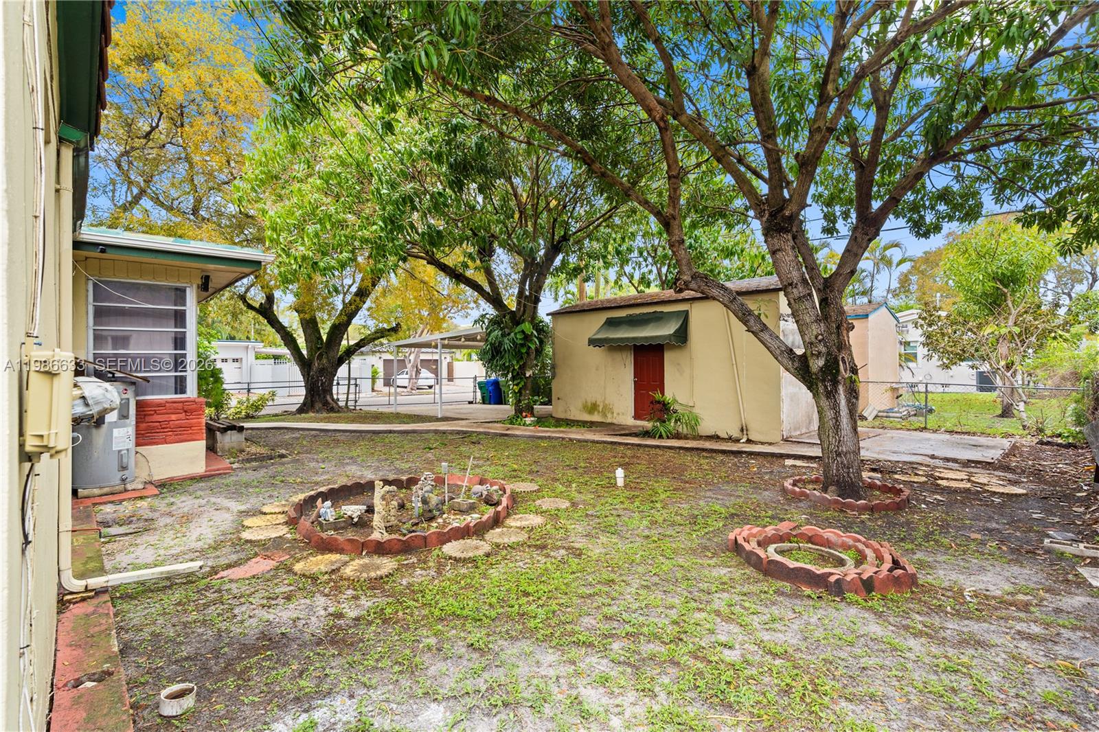 PORTER MANOR - Residential