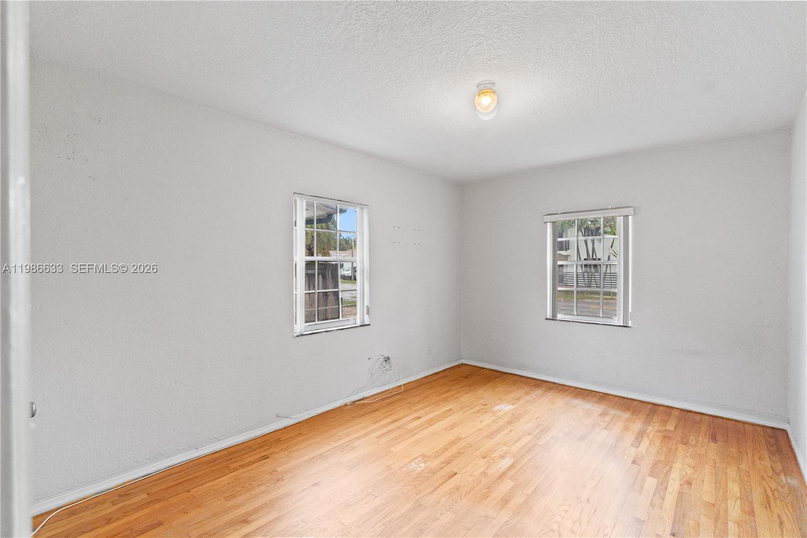 PORTER MANOR - Residential