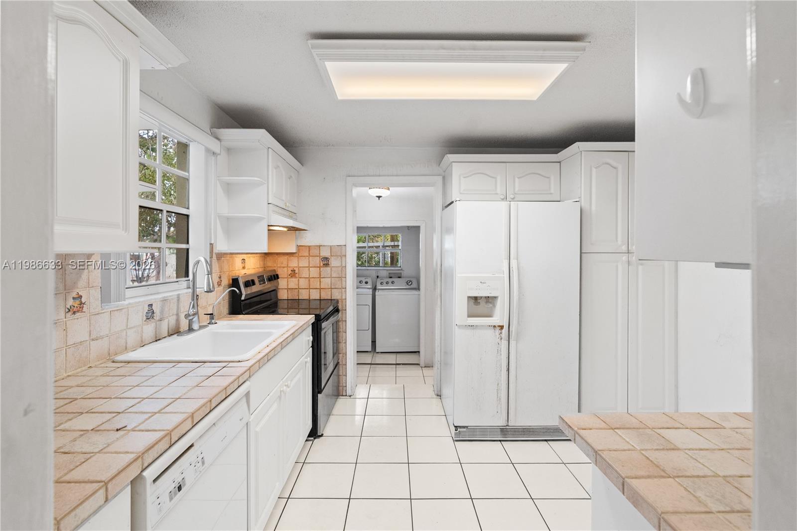 PORTER MANOR - Residential