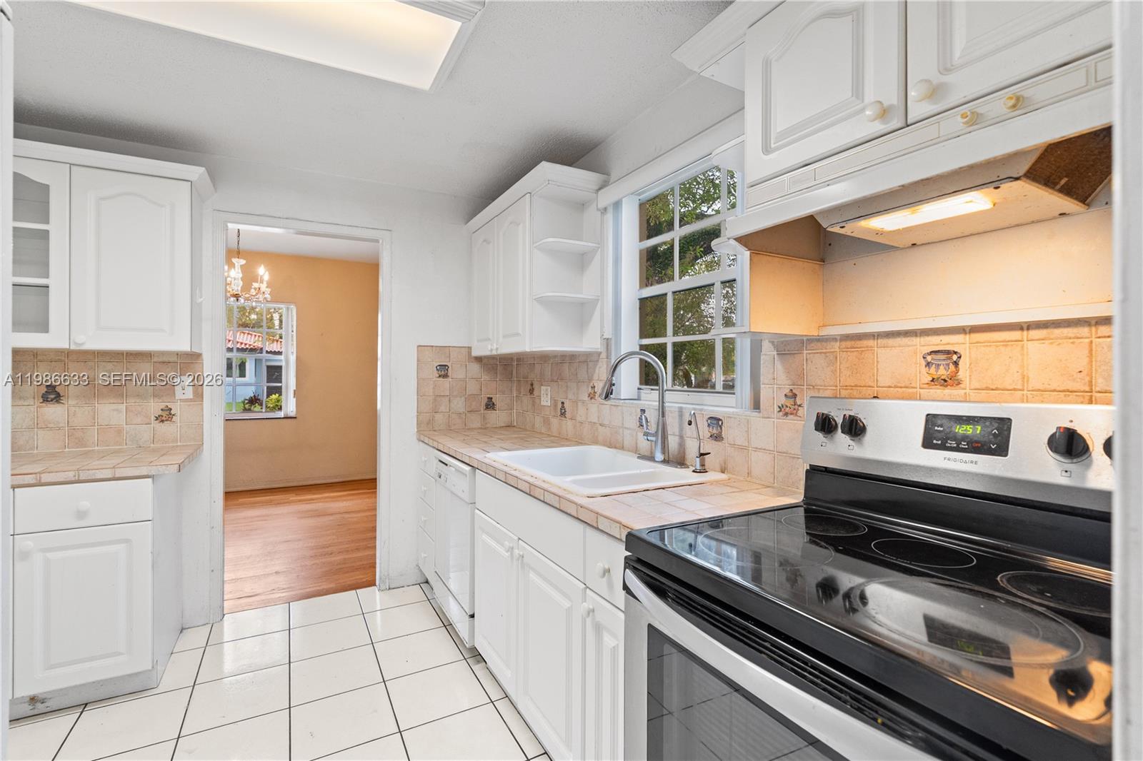 PORTER MANOR - Residential