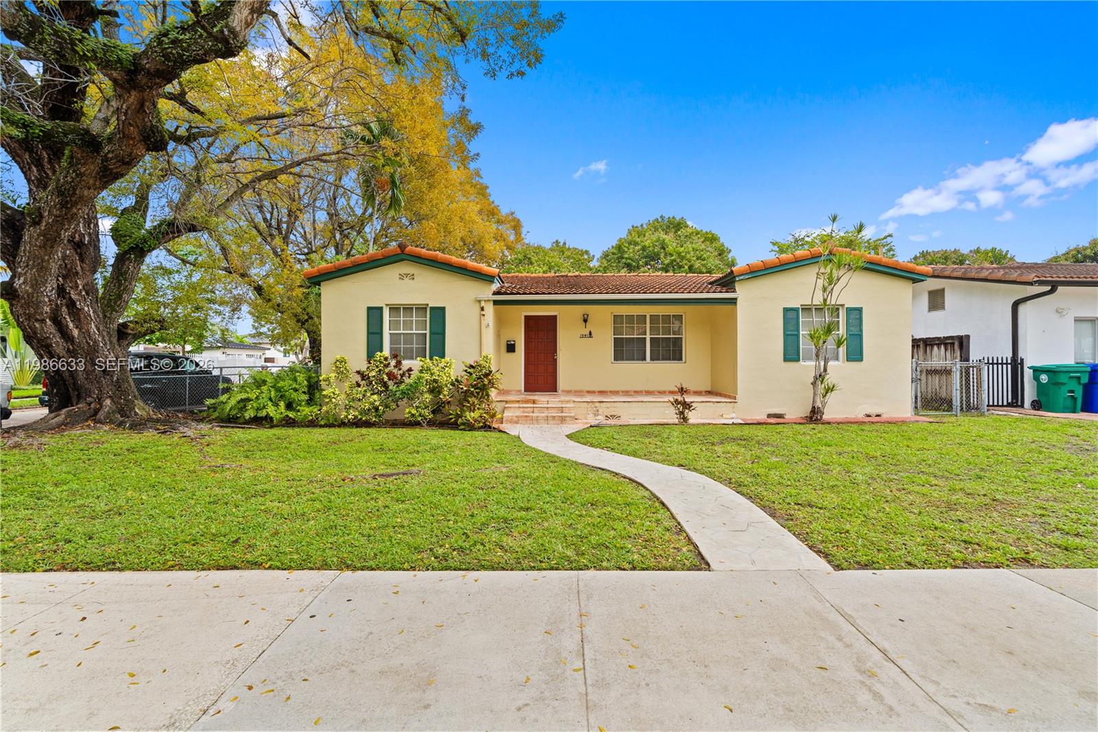 PORTER MANOR - Residential