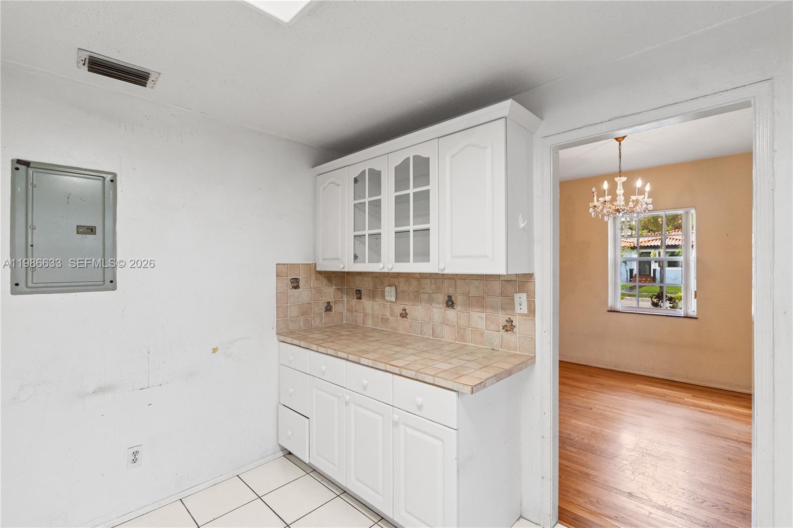 PORTER MANOR - Residential