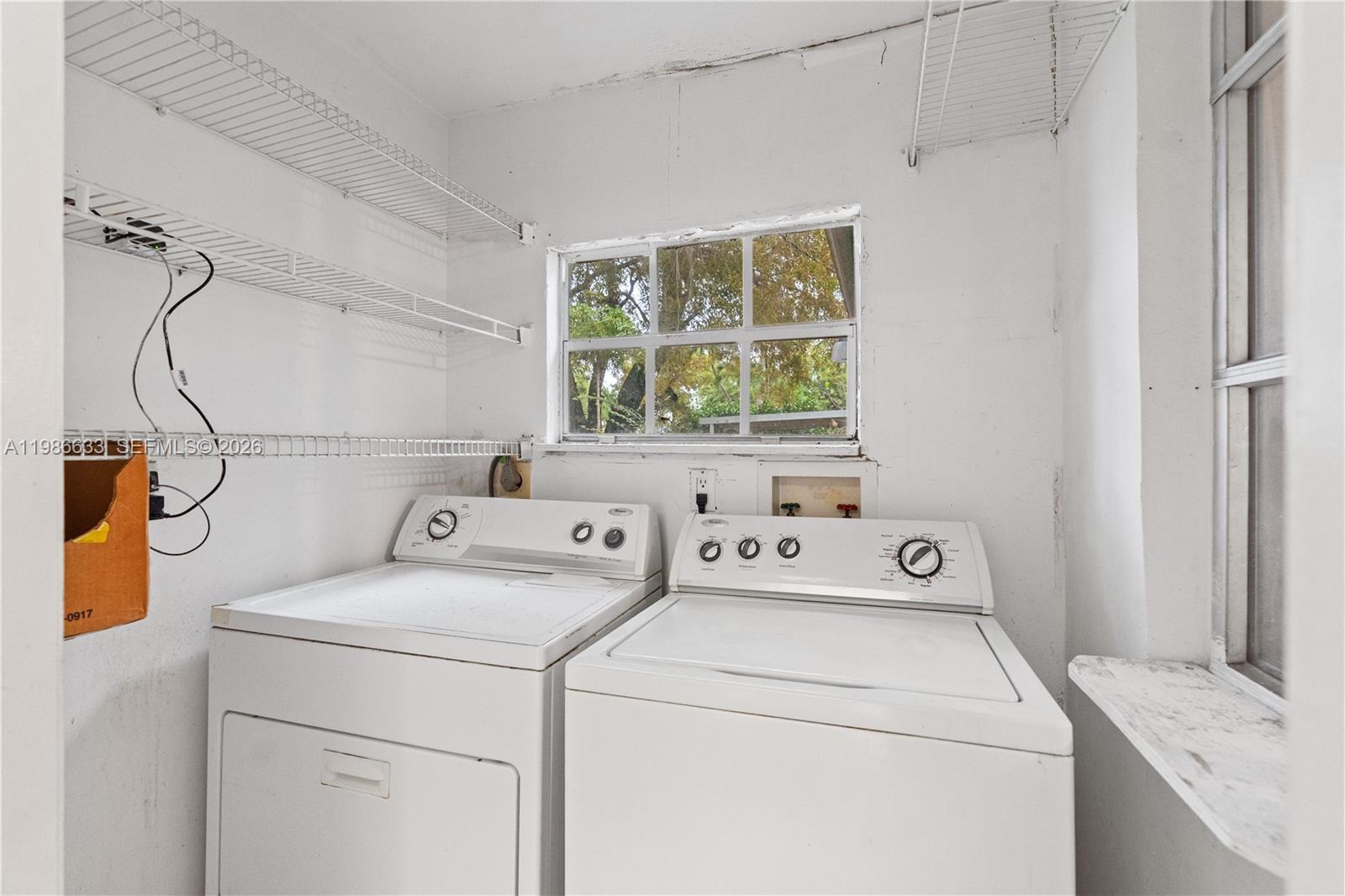 PORTER MANOR - Residential