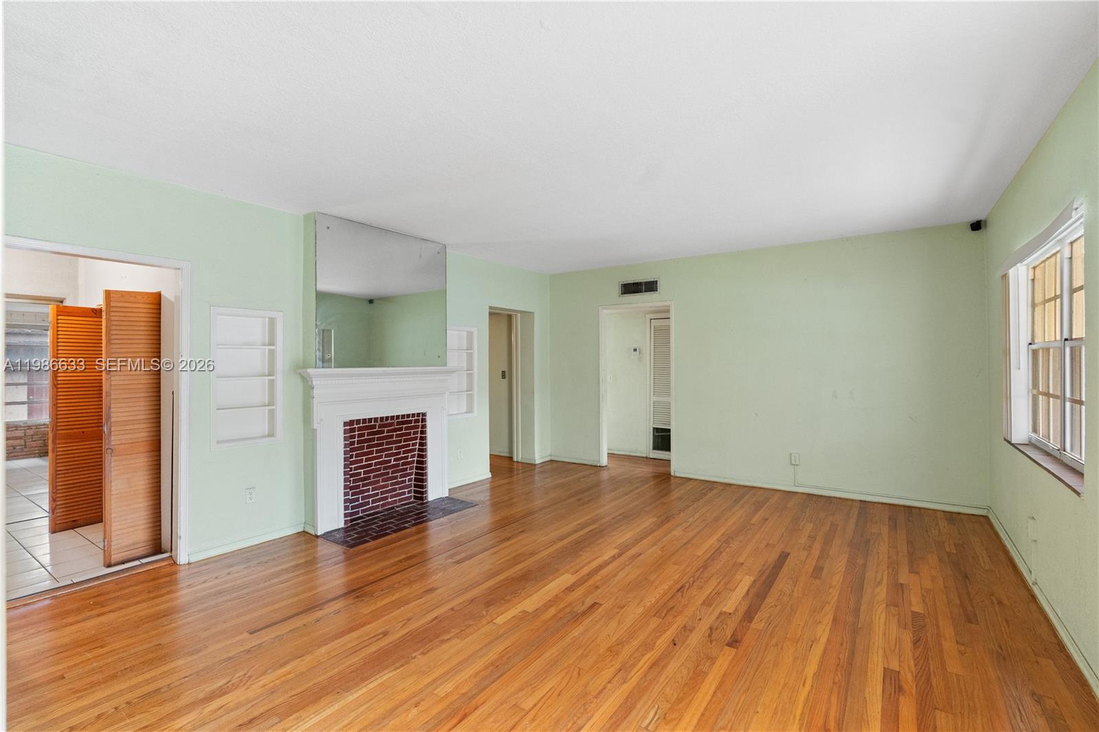 PORTER MANOR - Residential