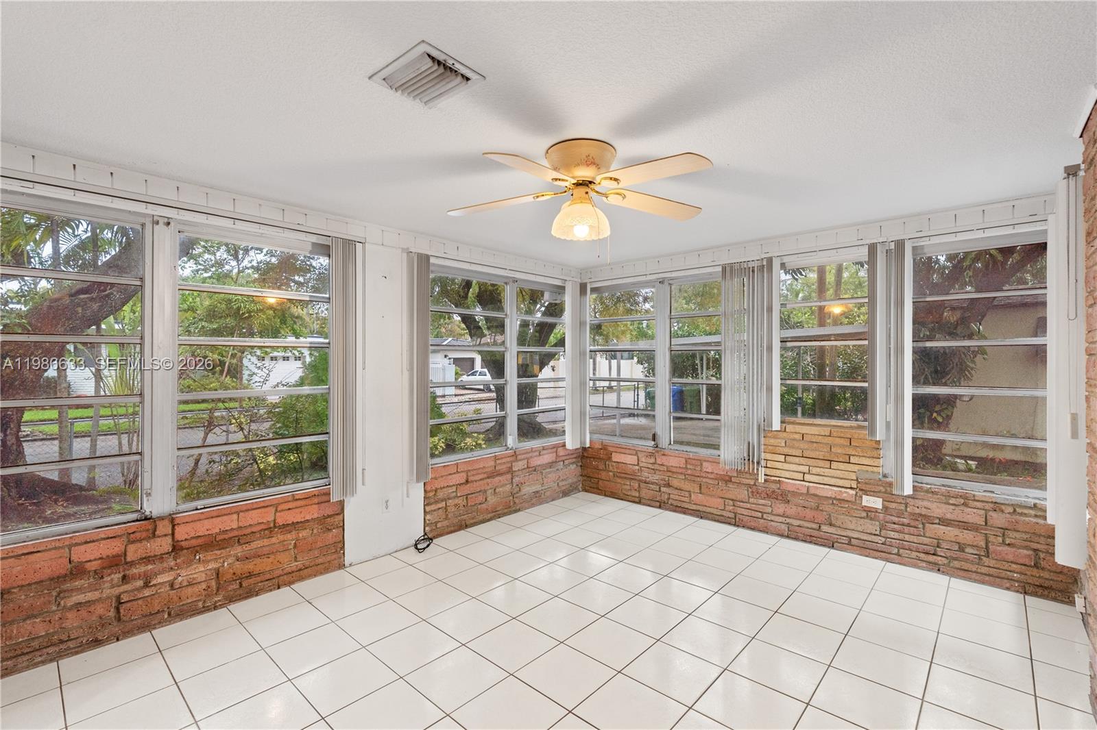 PORTER MANOR - Residential