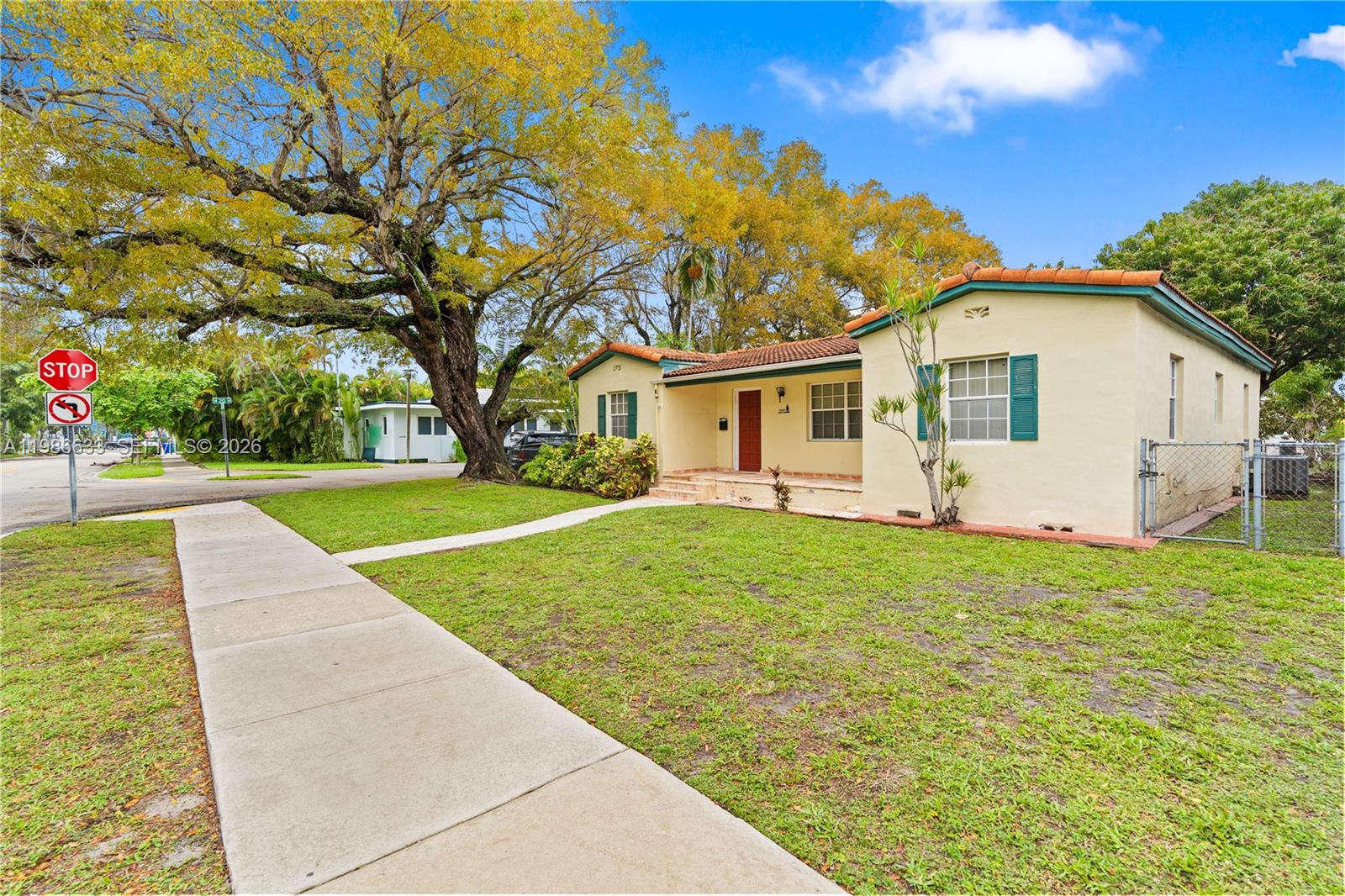 PORTER MANOR - Residential