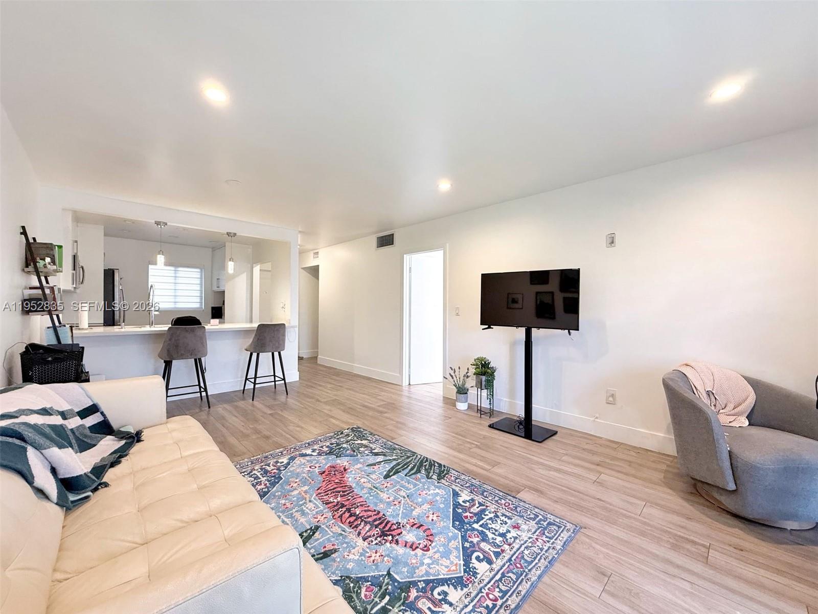 VILLAGE OF KINGS CREEK CO - Residential