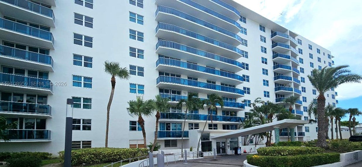 View photos, virtual tours, details... 7501 E Treasure Dr 9S
