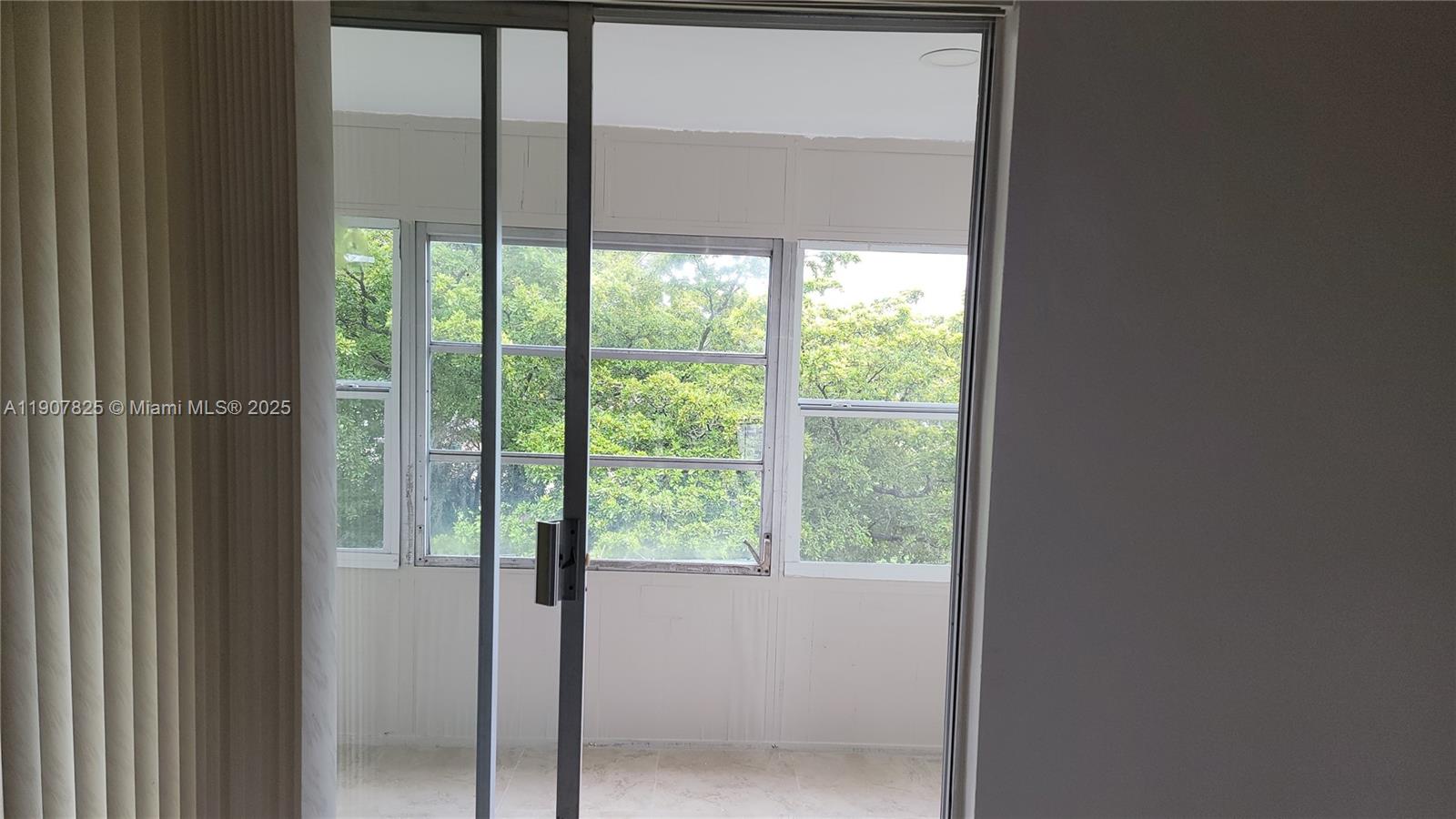 LAKE PARK GARDENS 1 INC C - Residential Lease