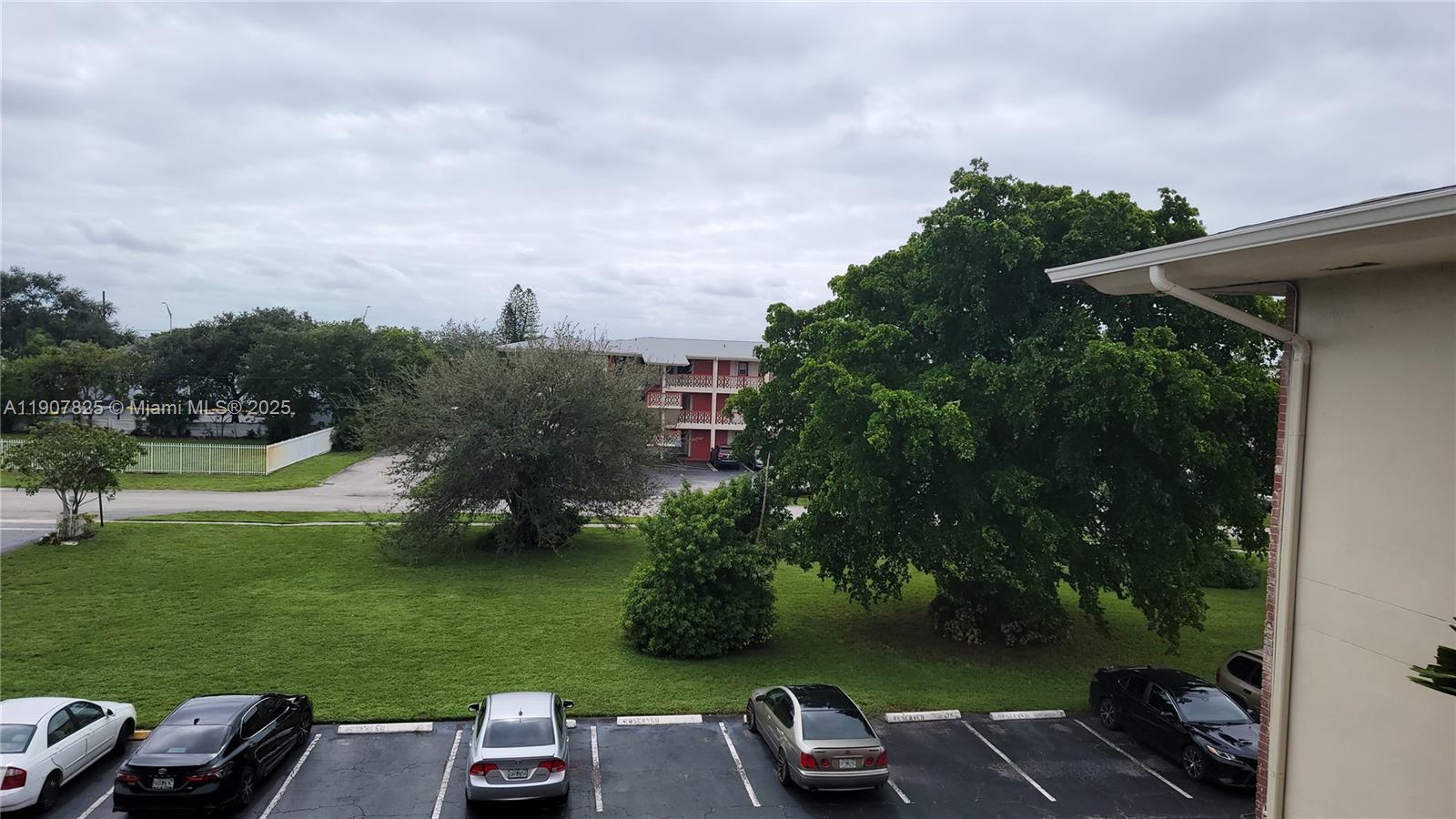 LAKE PARK GARDENS 1 INC C - Residential Lease