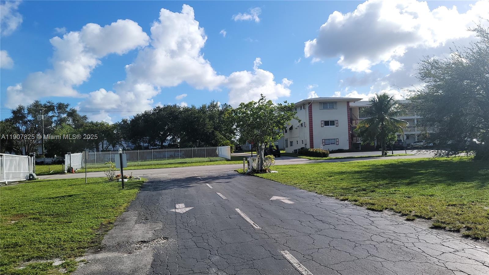 LAKE PARK GARDENS 1 INC C - Residential Lease