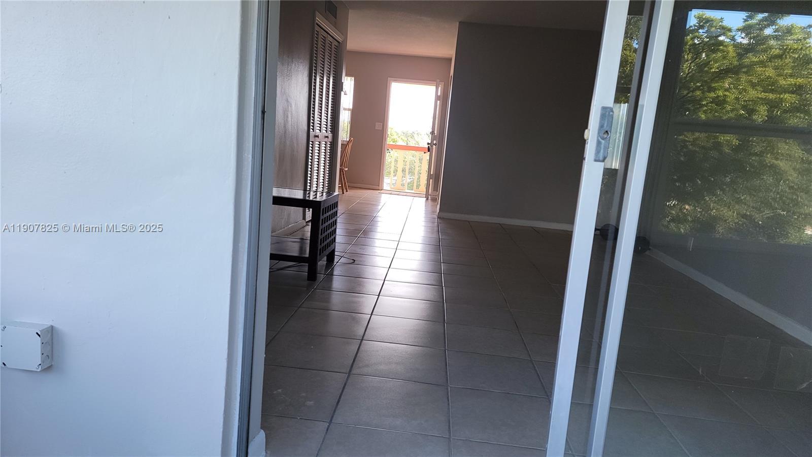 LAKE PARK GARDENS 1 INC C - Residential Lease