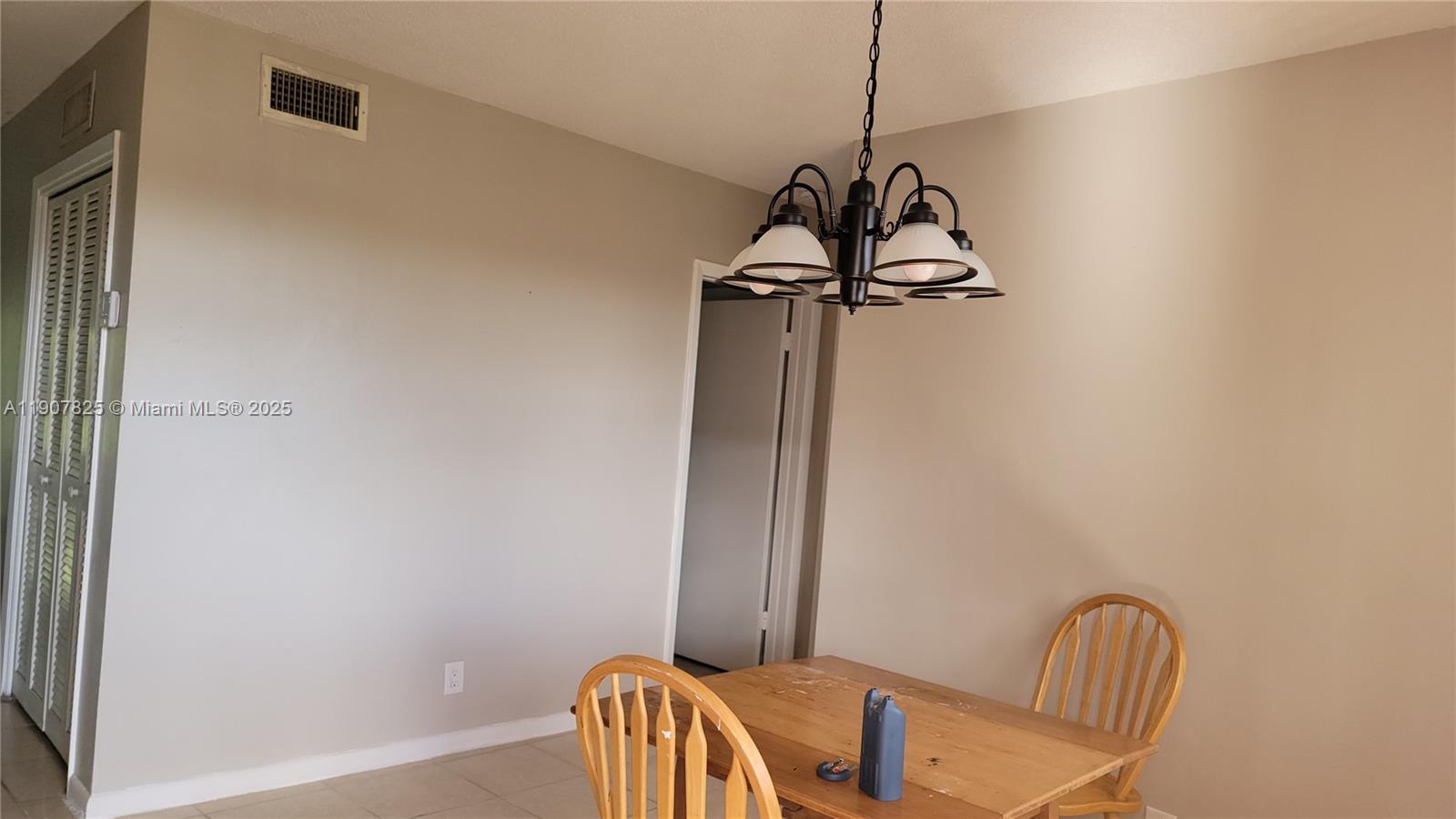 LAKE PARK GARDENS 1 INC C - Residential Lease