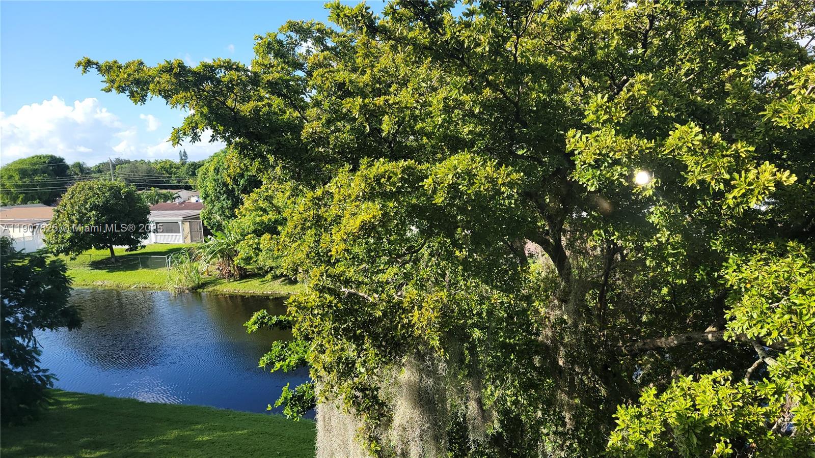 LAKE PARK GARDENS 1 INC C - Residential Lease