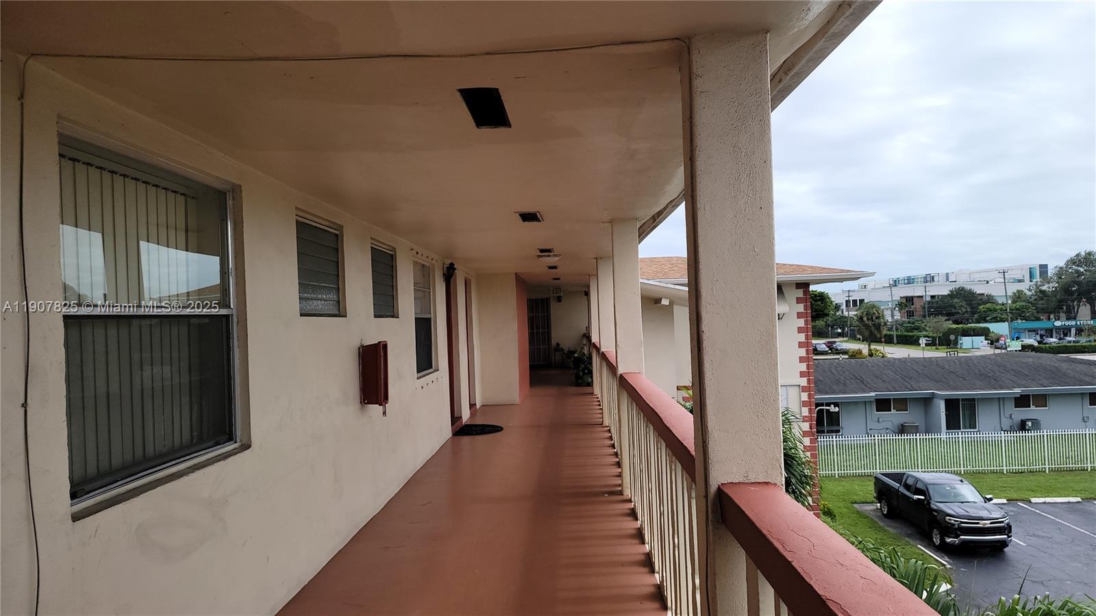 LAKE PARK GARDENS 1 INC C - Residential Lease