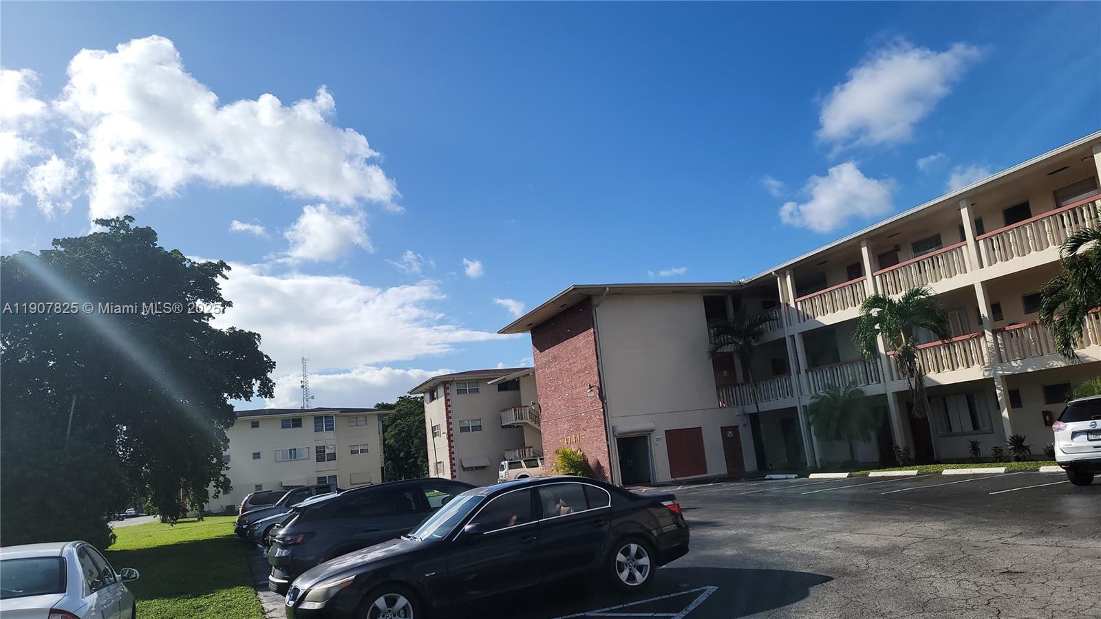 LAKE PARK GARDENS 1 INC C - Residential Lease