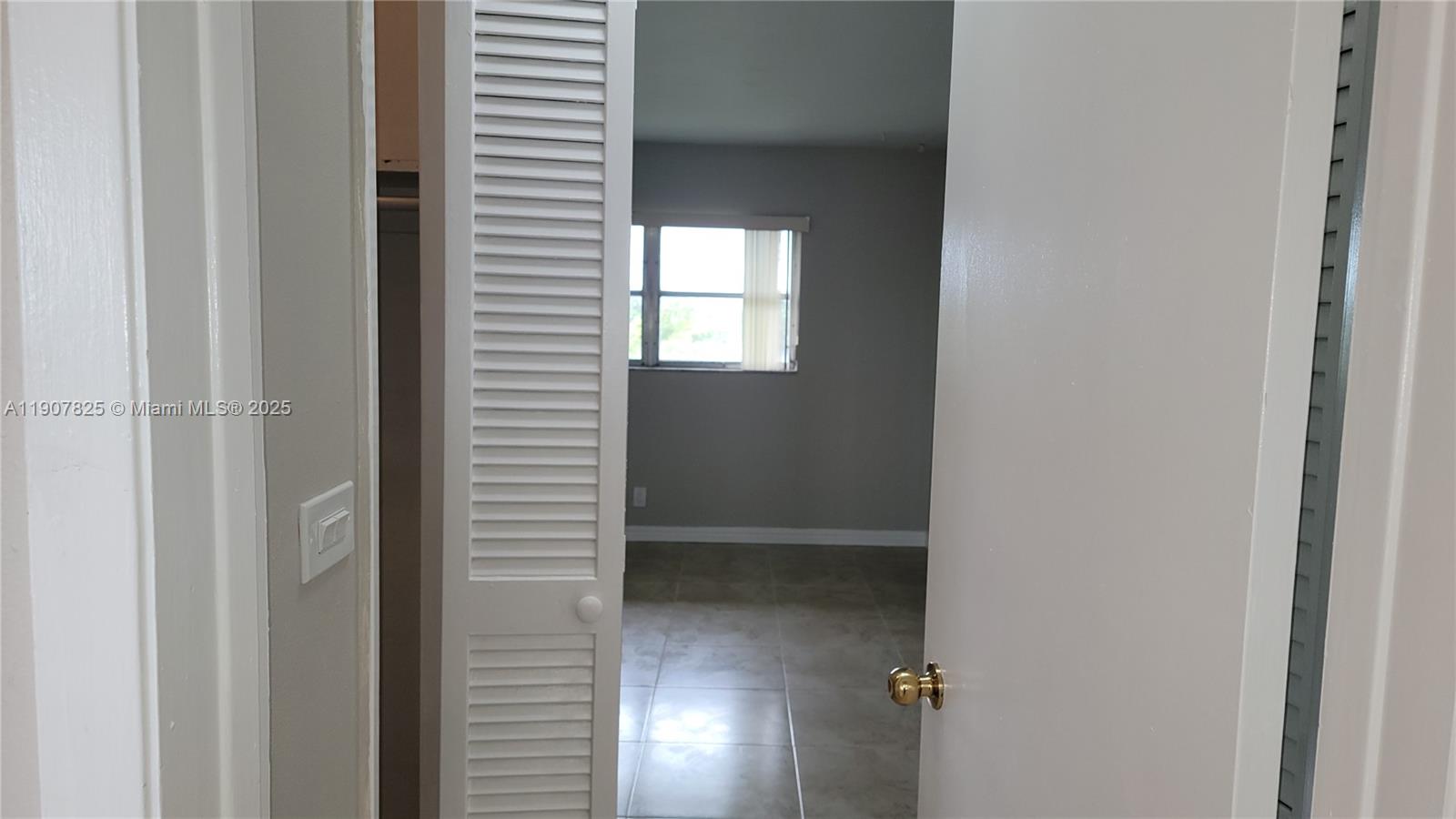 LAKE PARK GARDENS 1 INC C - Residential Lease