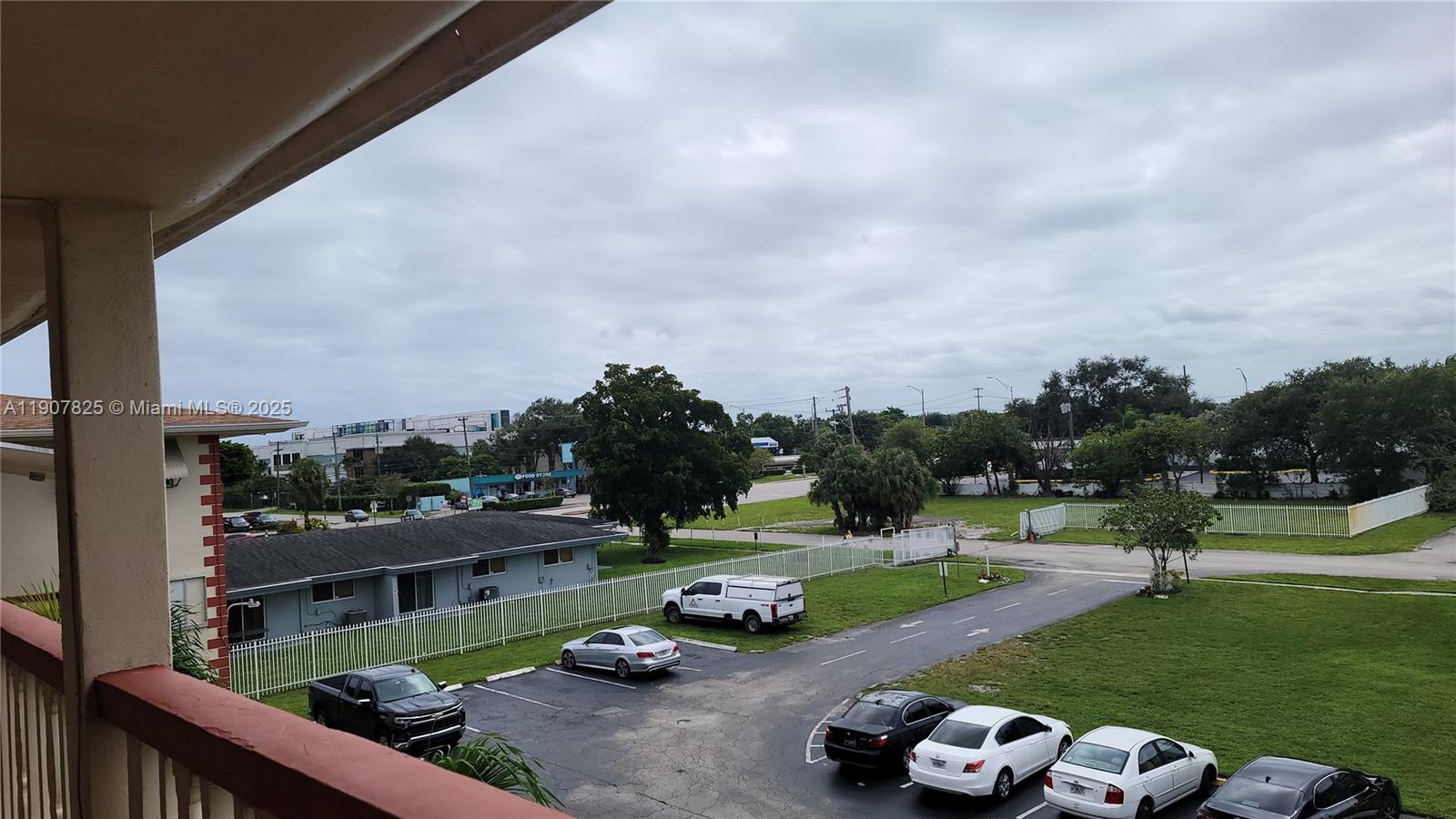 LAKE PARK GARDENS 1 INC C - Residential Lease