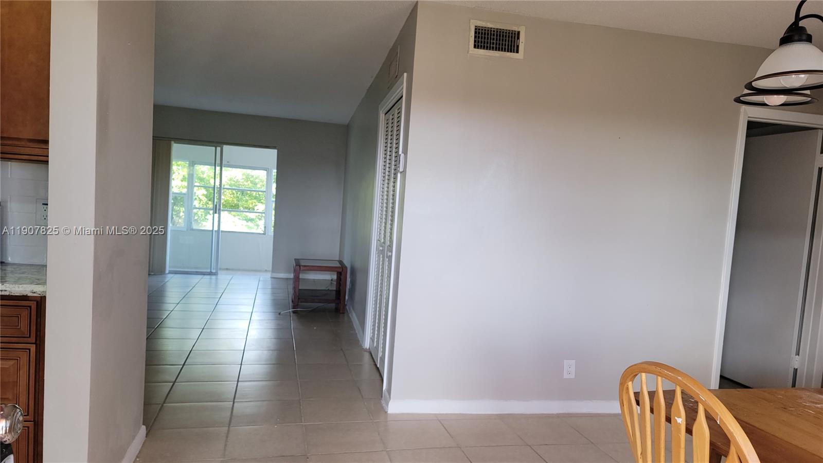 LAKE PARK GARDENS 1 INC C - Residential Lease