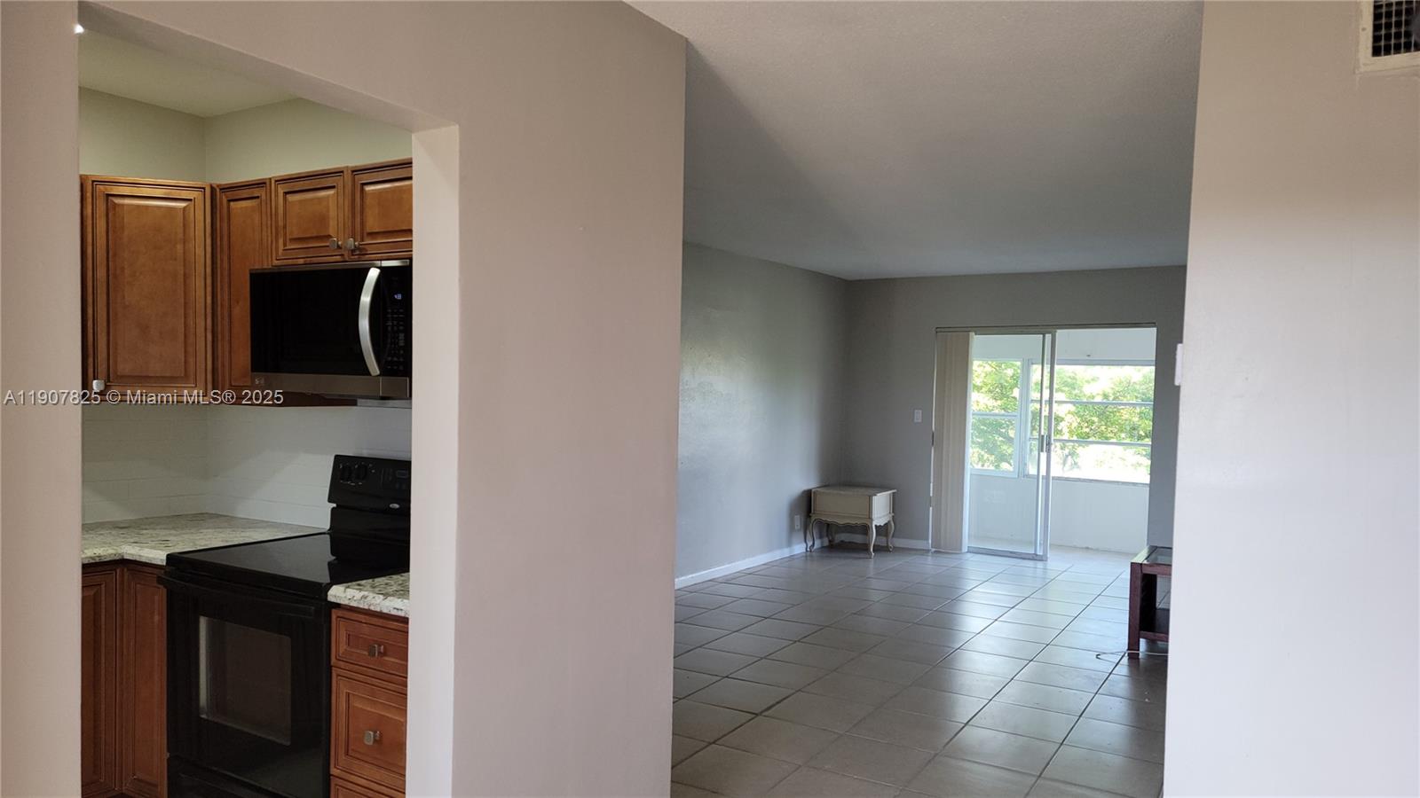 LAKE PARK GARDENS 1 INC C - Residential Lease