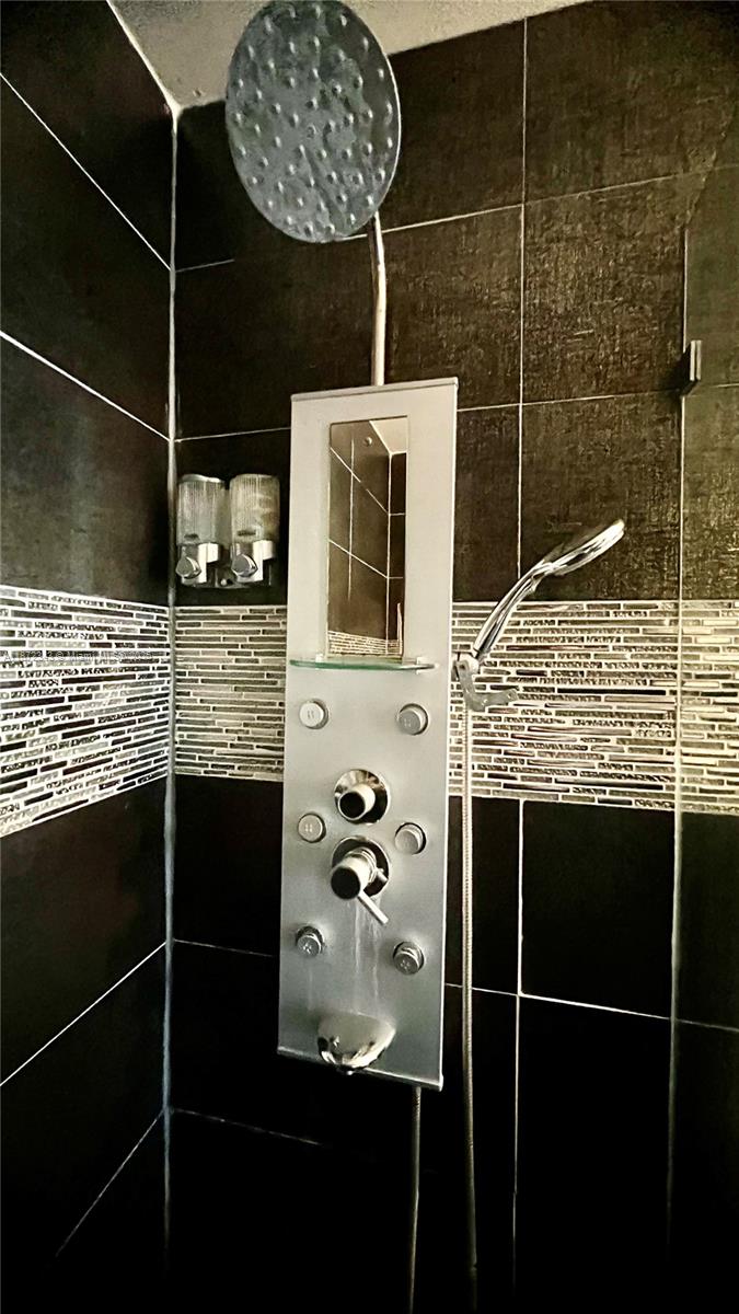 WESTWIND LAKES SEC 6 - Residential