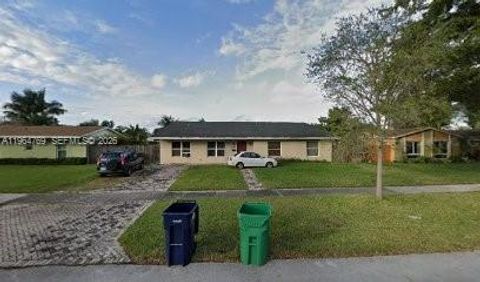 9261 SW 183rd Ter Palmetto Bay FL 33157