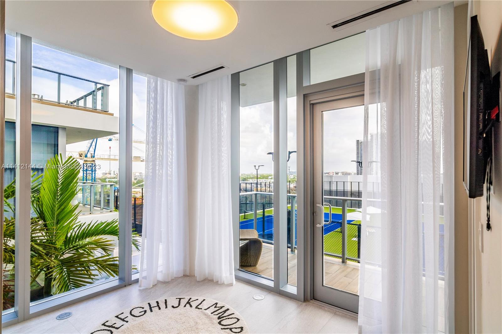 PARAMOUNT MIAMI WORLDCENT - Residential