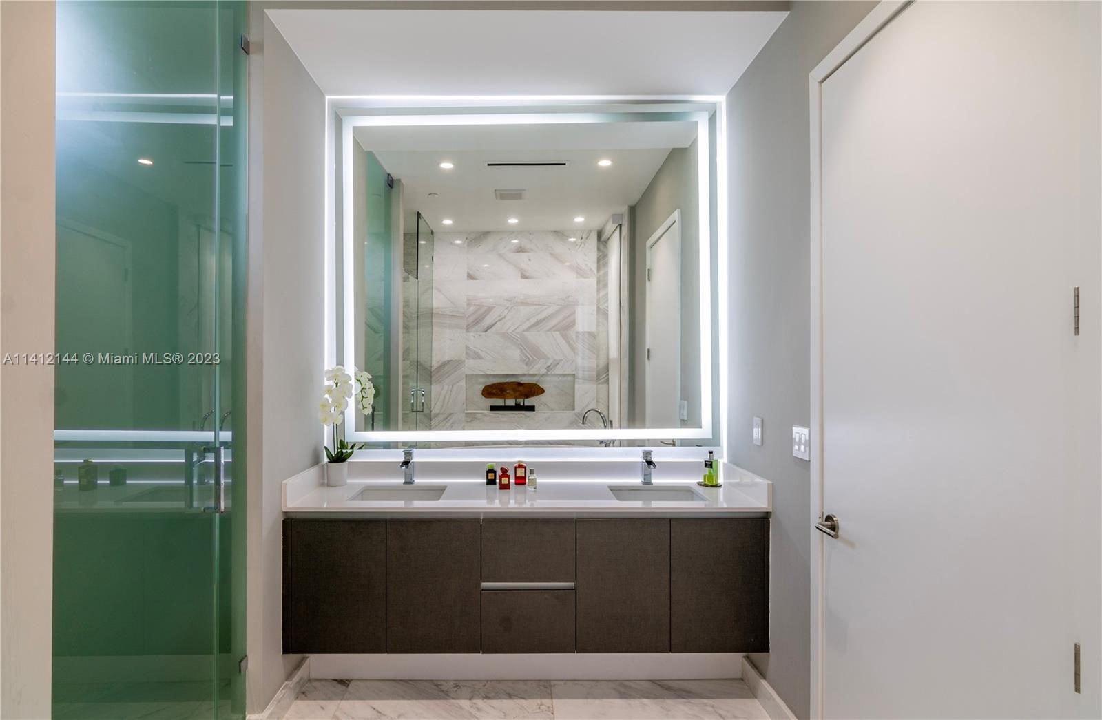 PARAMOUNT MIAMI WORLDCENT - Residential