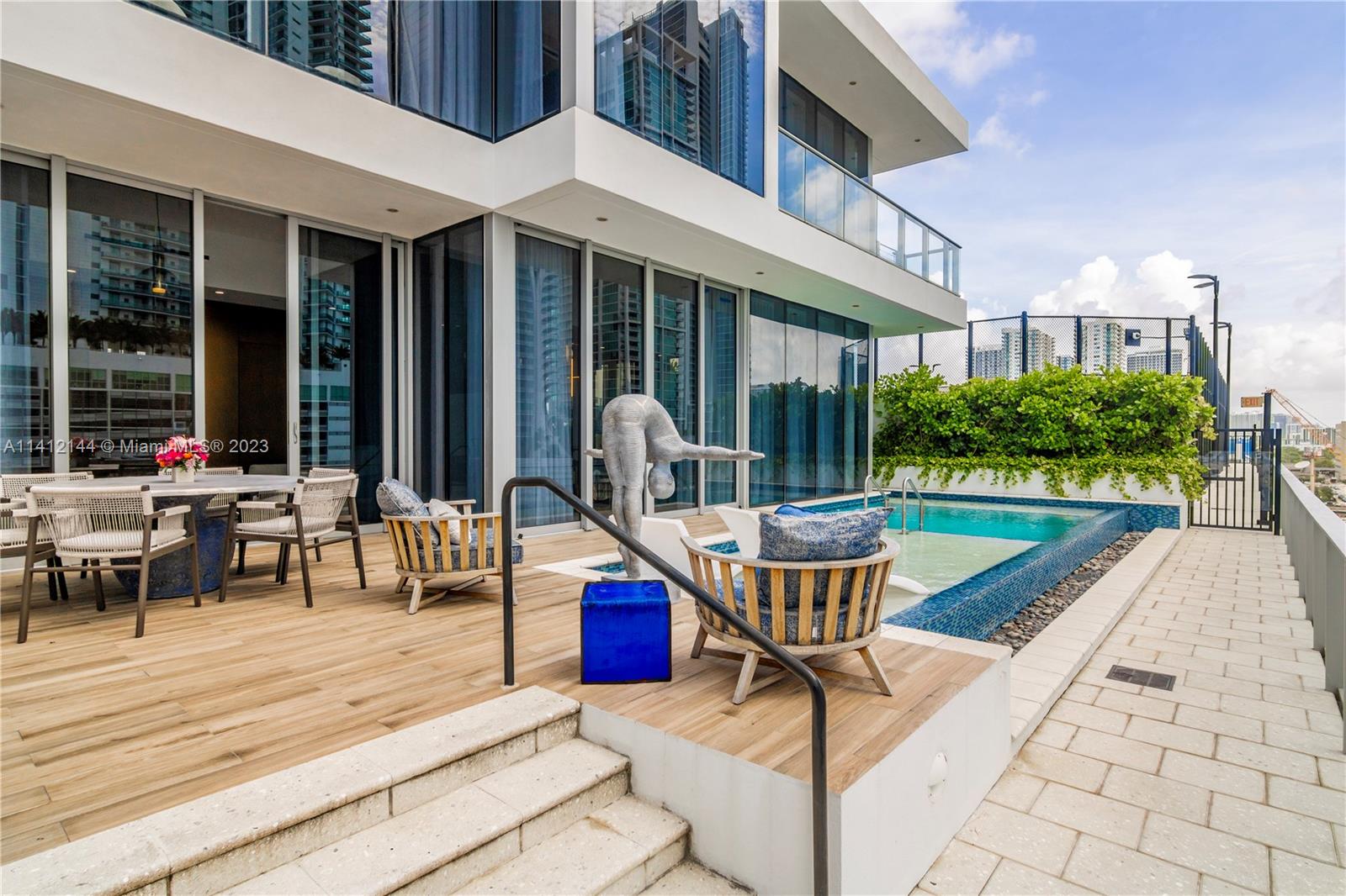 PARAMOUNT MIAMI WORLDCENT - Residential