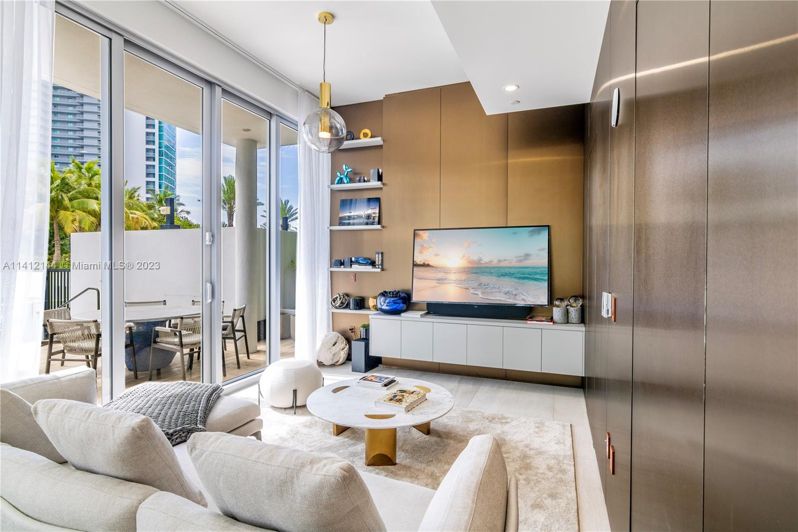 PARAMOUNT MIAMI WORLDCENT - Residential