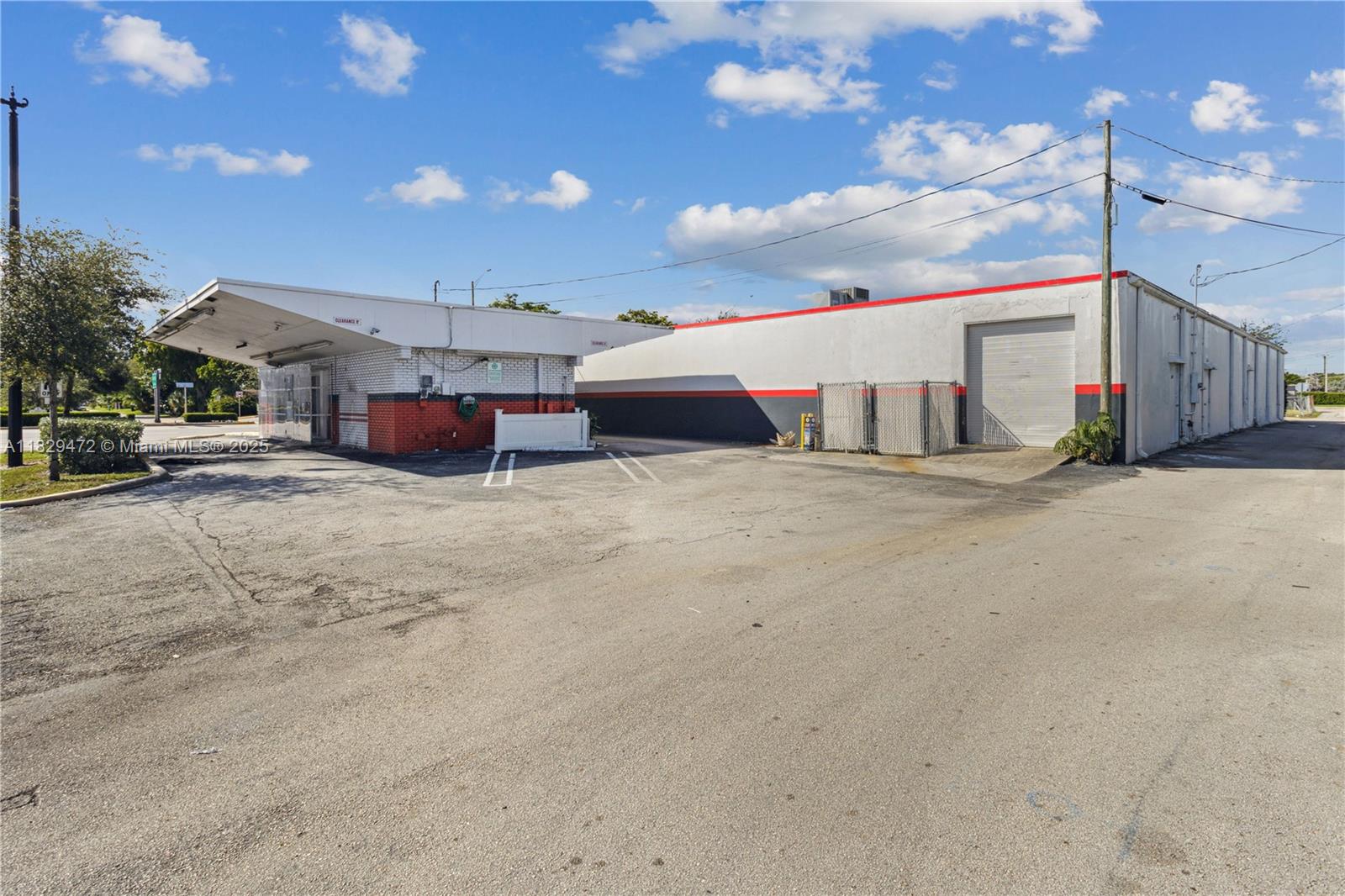 1631 E Sample Rd